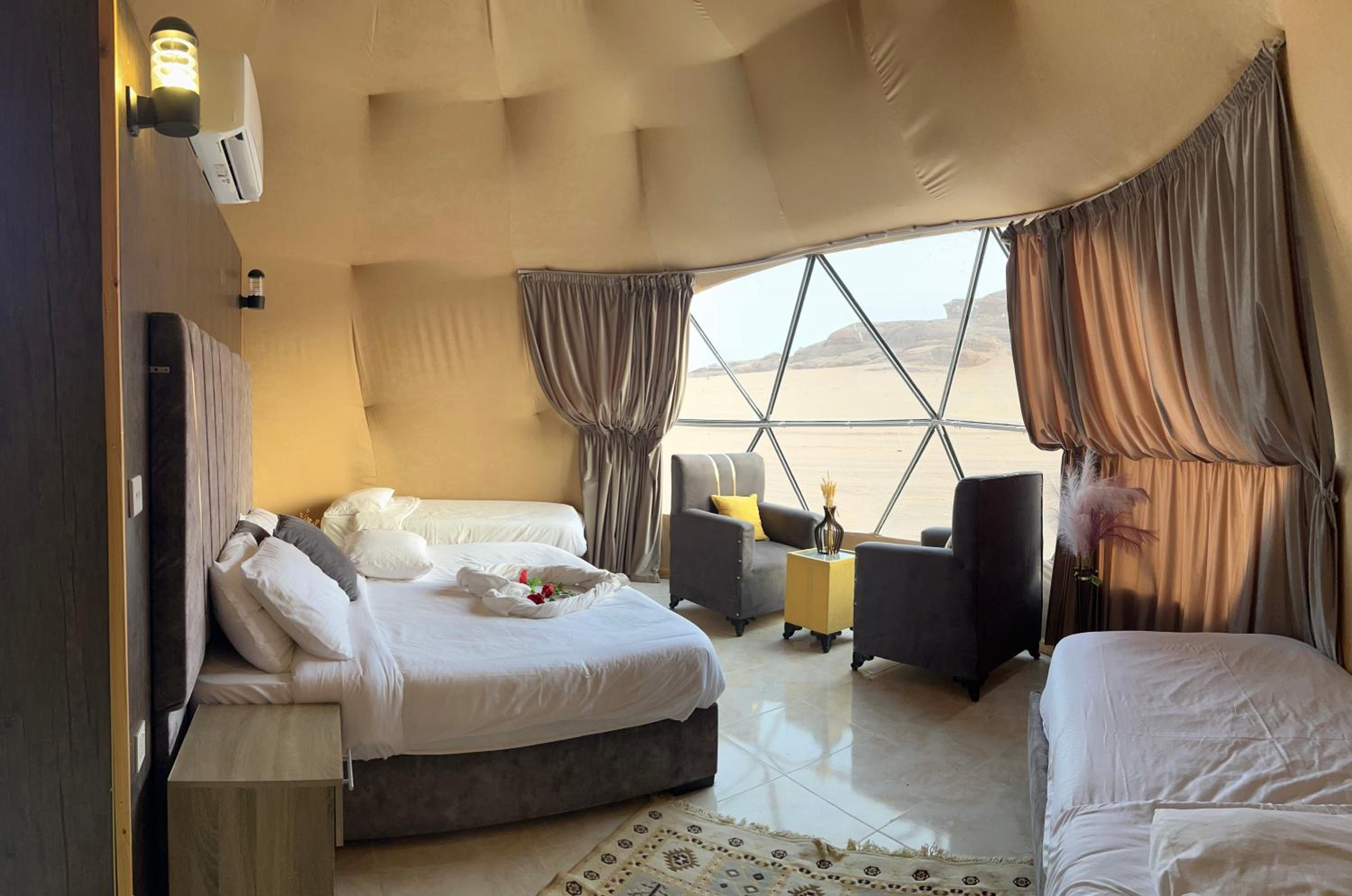 MOON RUM lUXURY CAMP