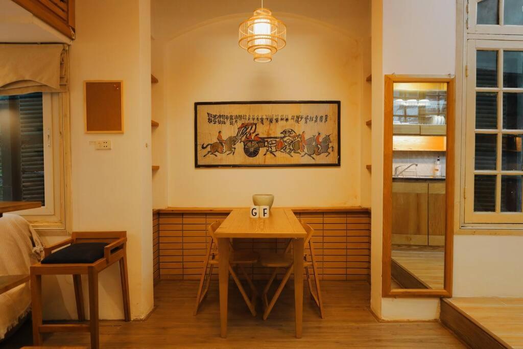 Vintage House in Central of Old Quarter 2 Bedrooms with Healing Vibe