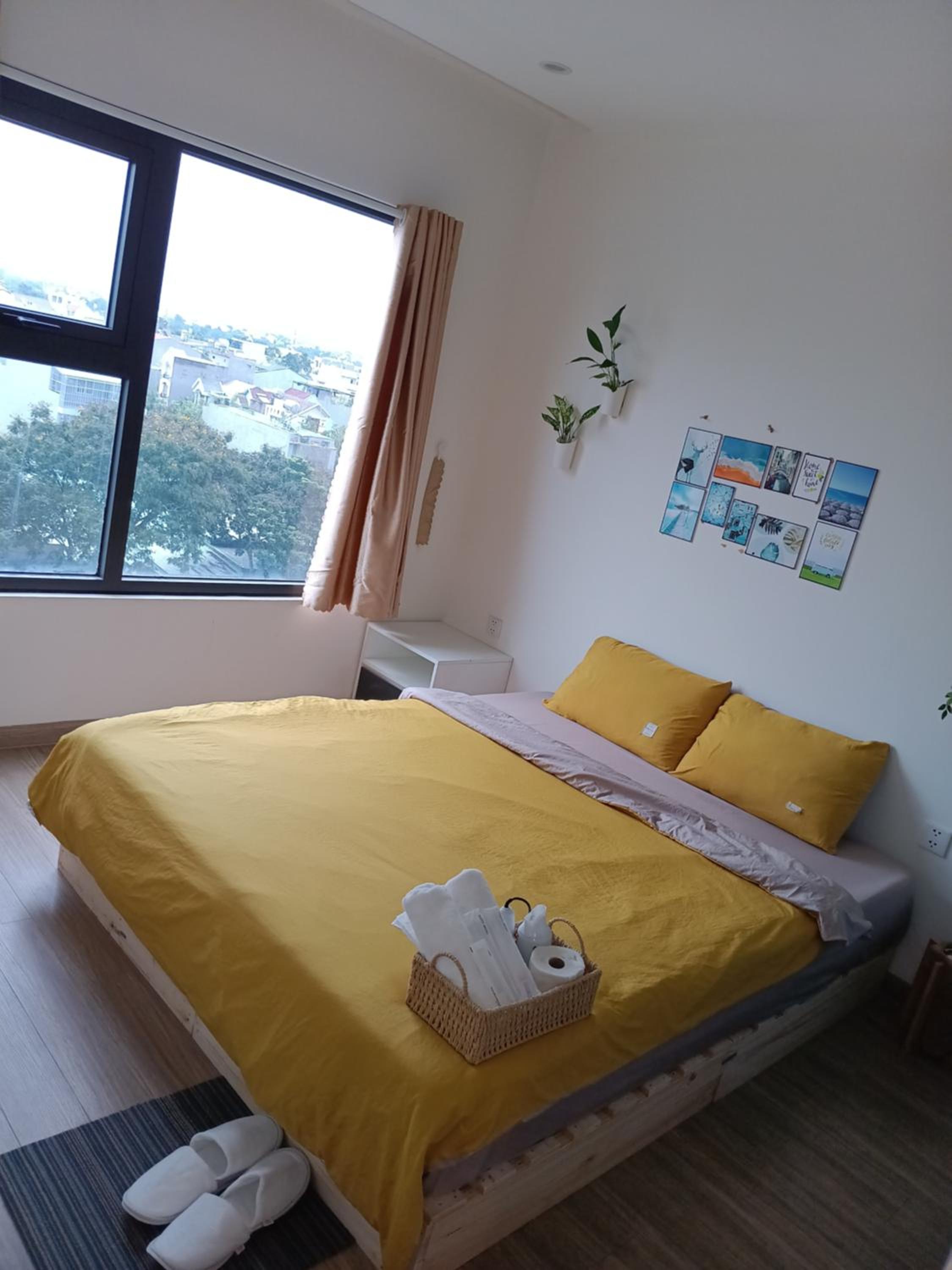 Phòng Vinhome Grand Park với ban công lớn, 1 phòng ngủ, bếp, phòng khách, phòng tắm view 2
