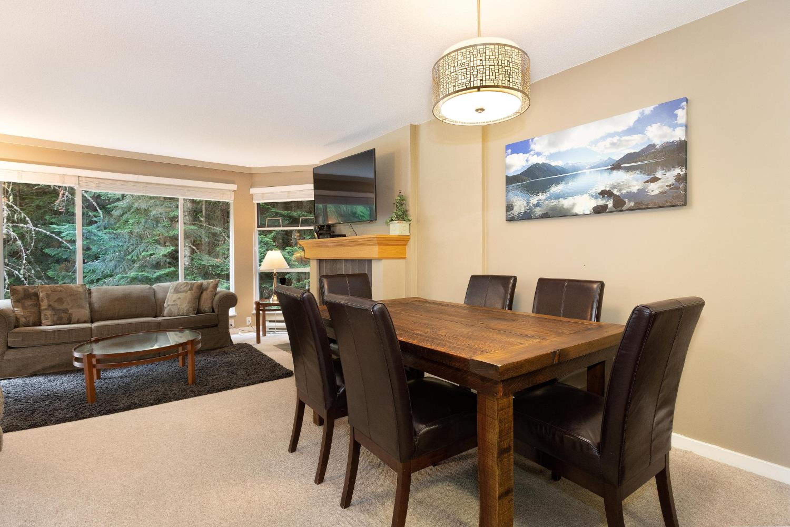 Woodrun Lodge 514 | Ski-In Ski-Out Condo w/ Pool, Hot Tub, Free Parking, Wifi & Laundry