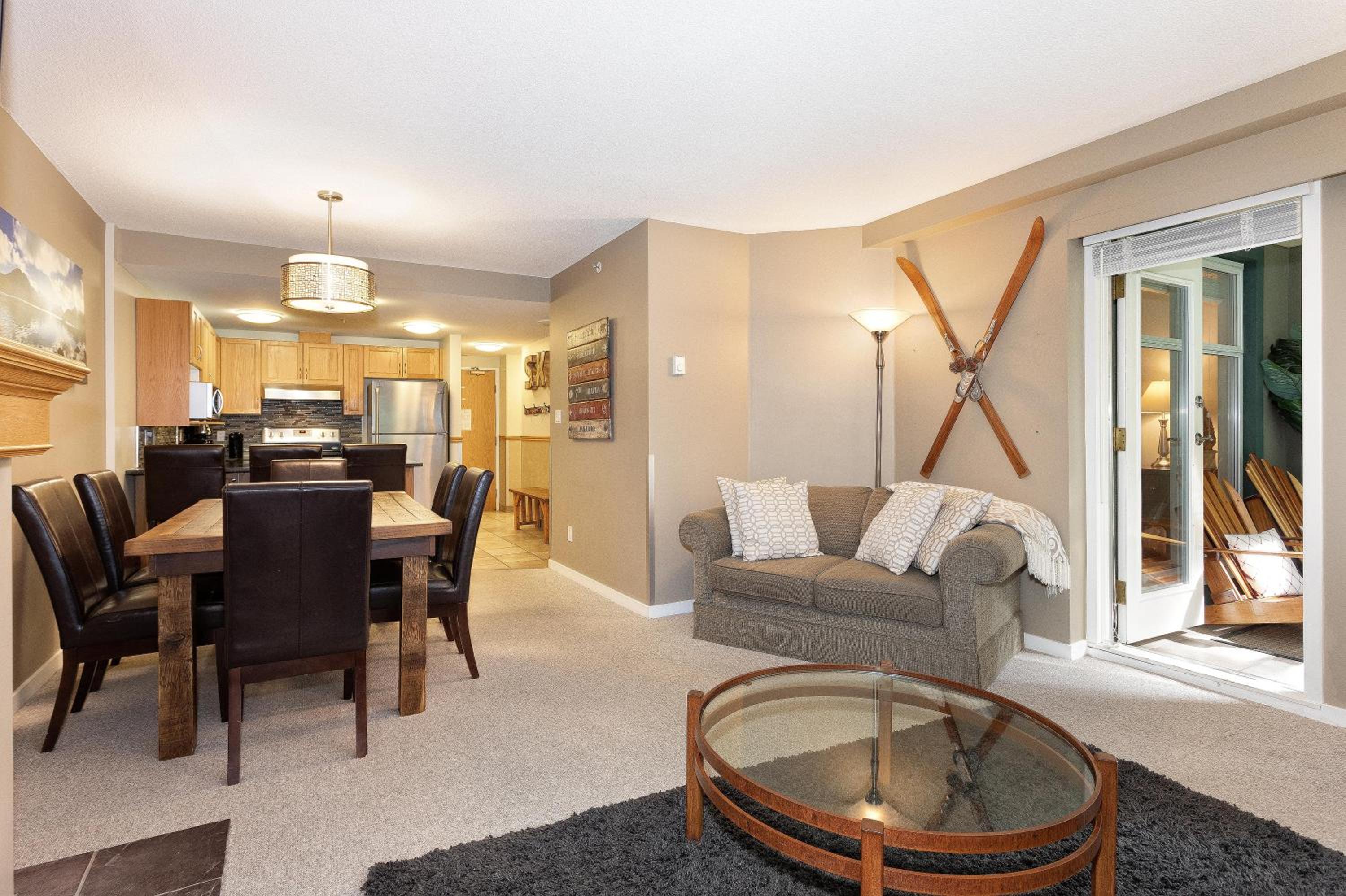 Woodrun Lodge 514 | Ski-In Ski-Out Condo w/ Pool, Hot Tub, Free Parking, Wifi & Laundry
