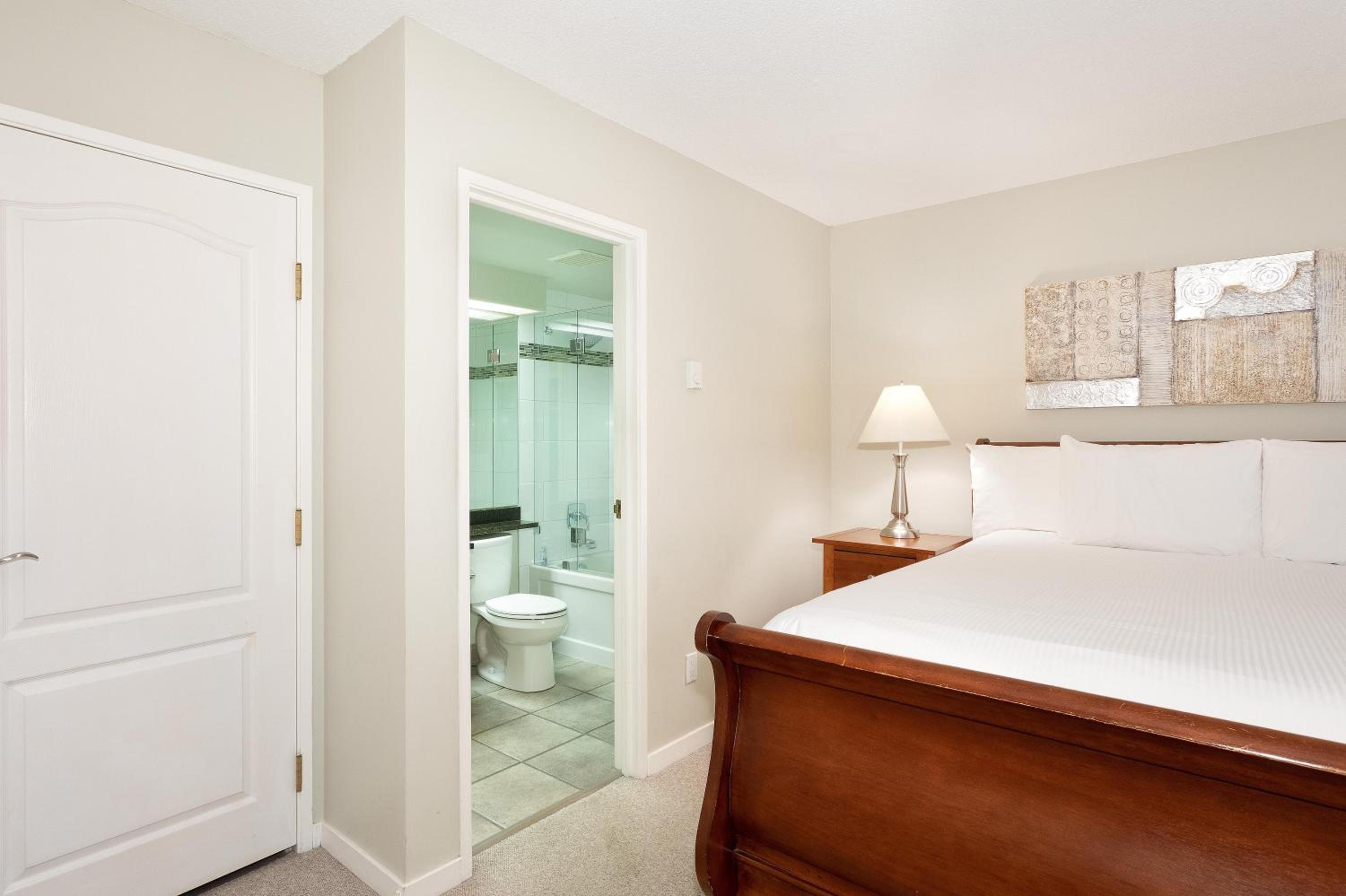 Woodrun Lodge 514 | Ski-In Ski-Out Condo w/ Pool, Hot Tub, Free Parking, Wifi & Laundry