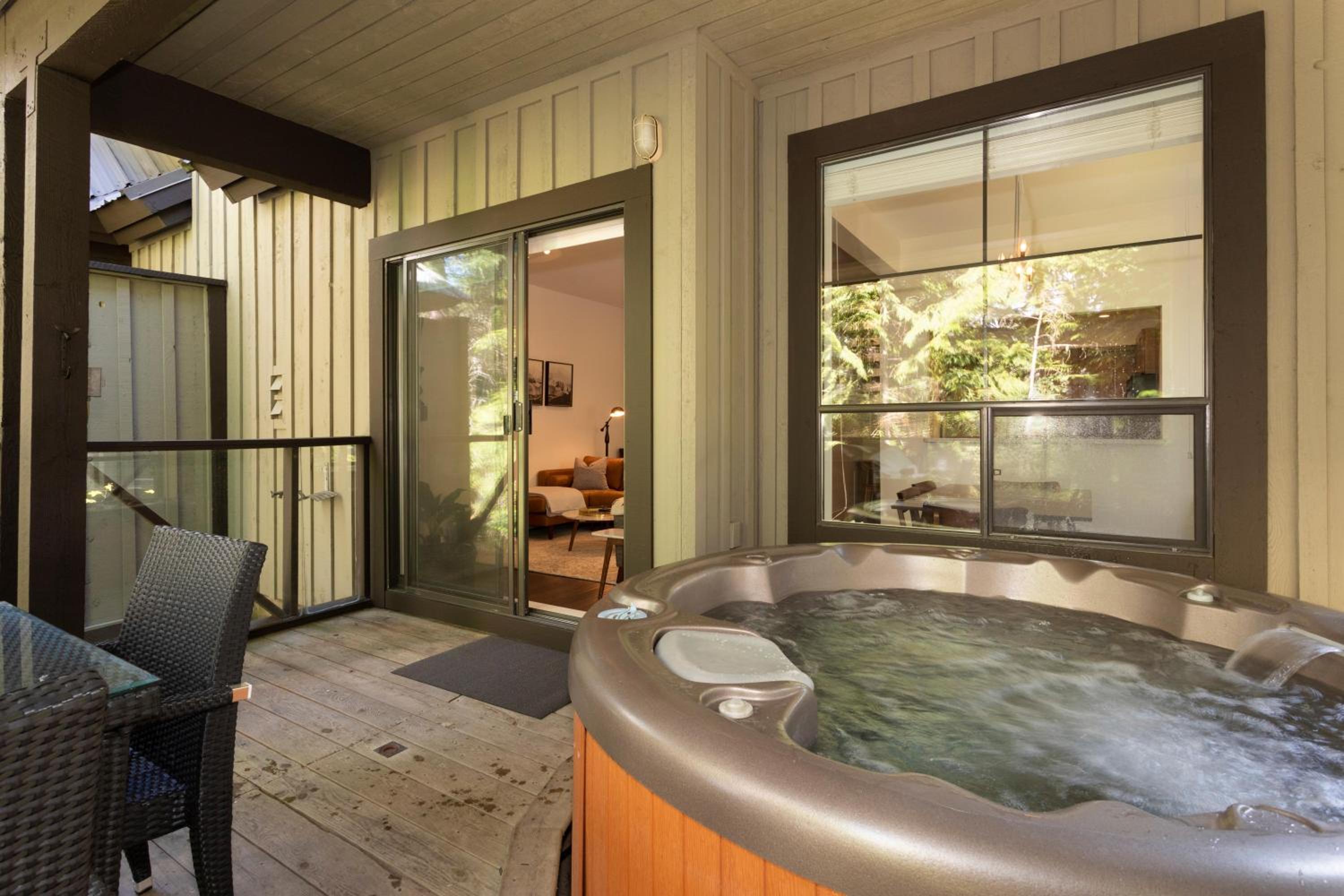 Crystal Ridge 13 | Designer Gem, Walk/Bus to Skiing, Private Hot Tub & Garage, Boot Heaters
