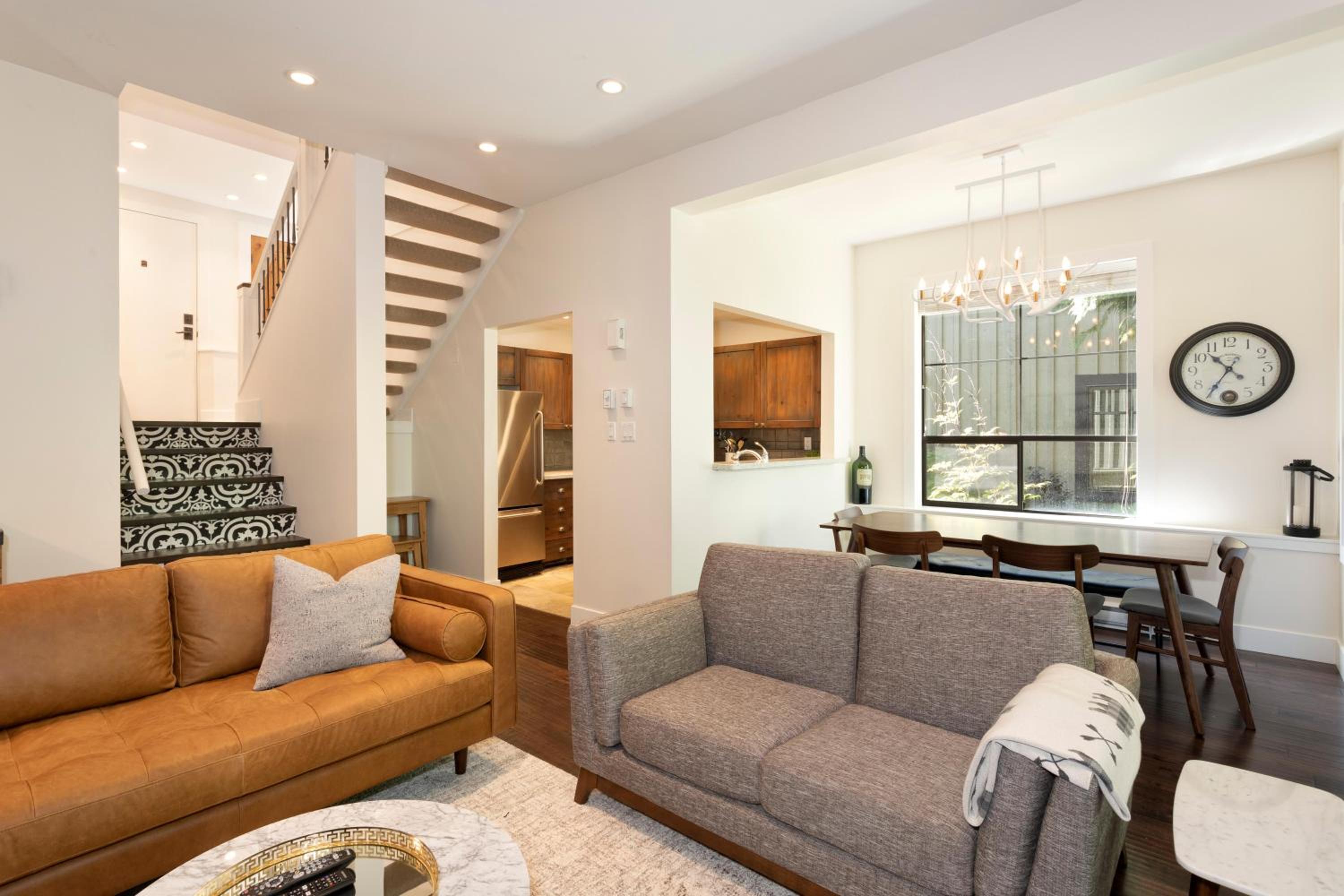 Crystal Ridge 13 | Designer Gem, Walk/Bus to Skiing, Private Hot Tub & Garage, Boot Heaters