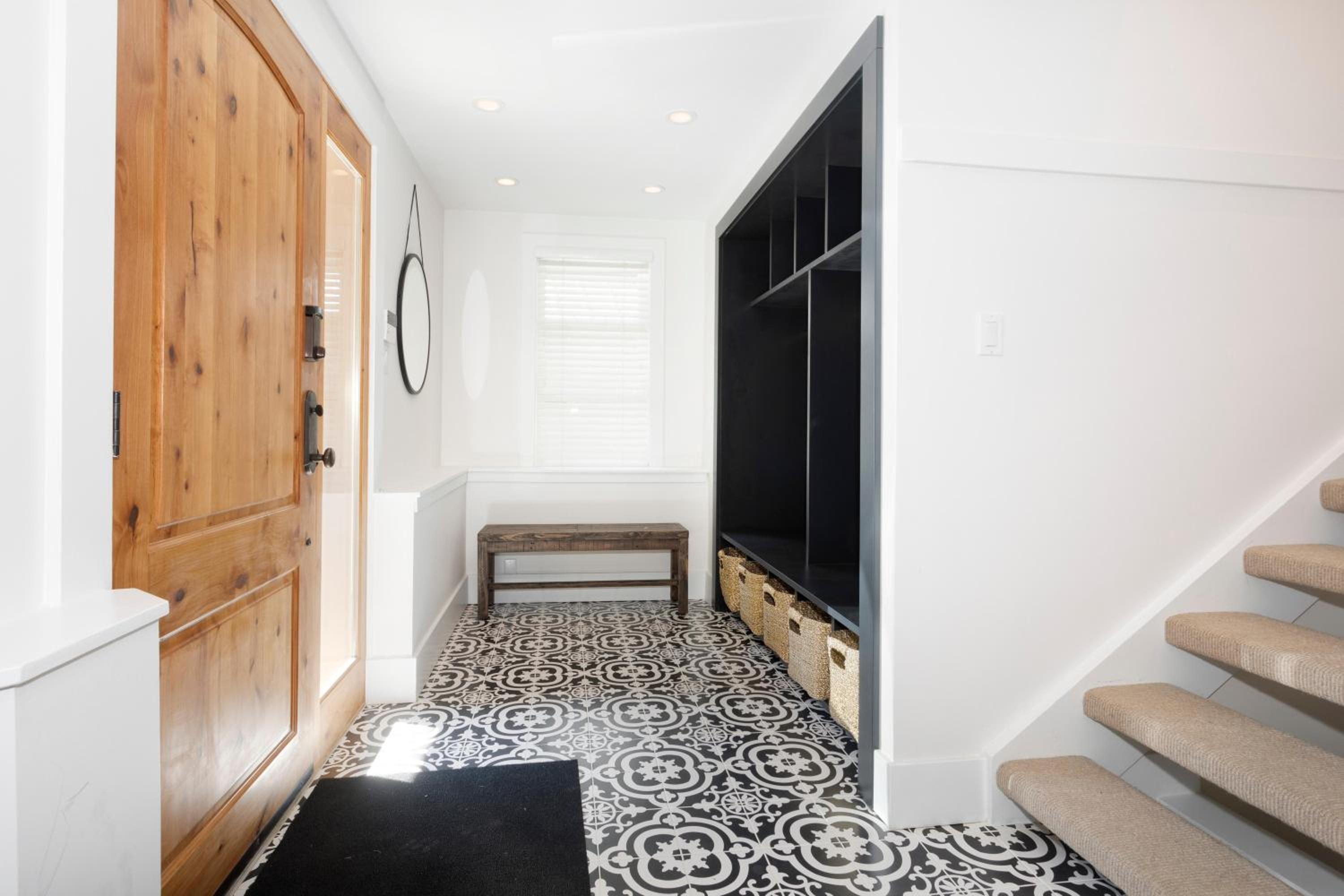 Crystal Ridge 13 | Designer Gem, Walk/Bus to Skiing, Private Hot Tub & Garage, Boot Heaters