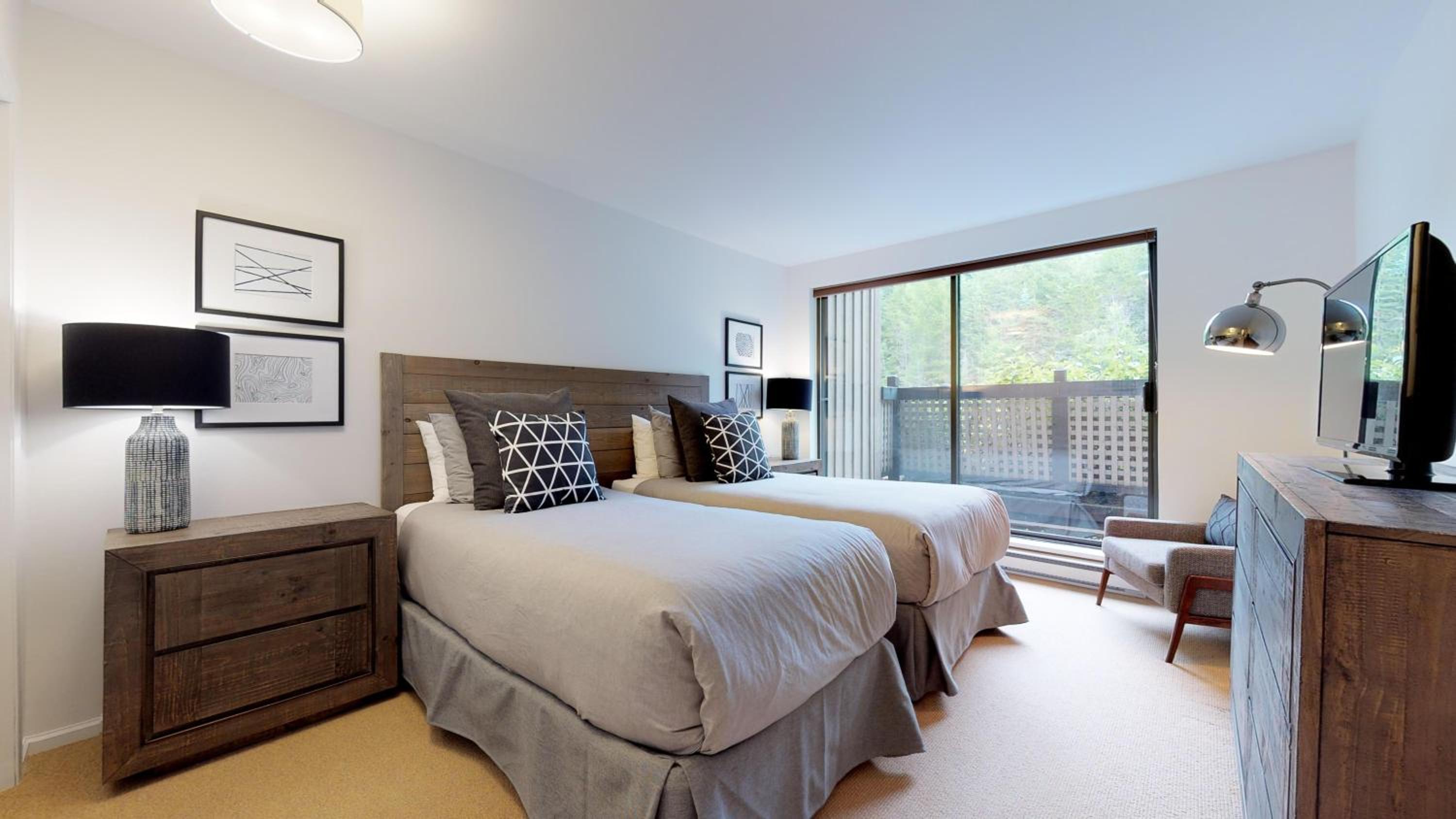 Foxglove 6 - The Villas | 1-Level Townhouse Walking distance to Village & Close to Ski Hill