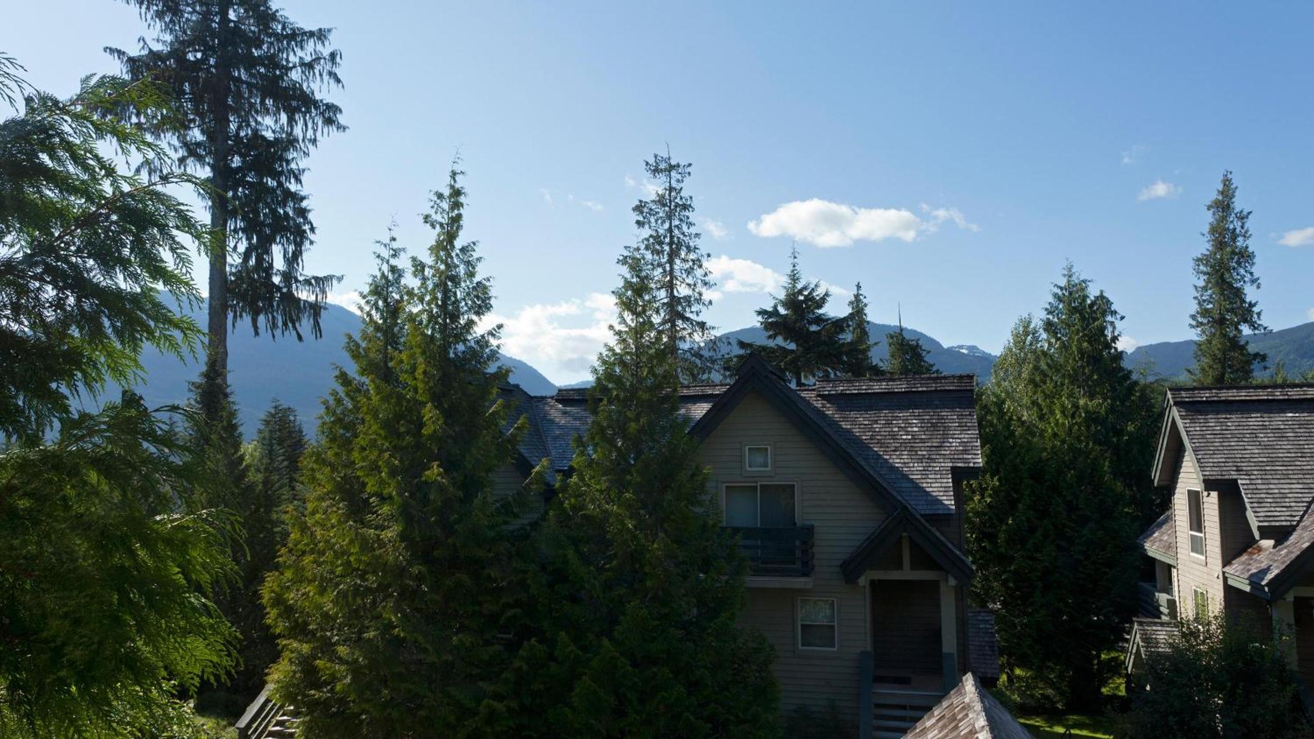 Snowgoose 18 | Ski-In Family Townhome w/ Private Hot Tub, Fireplace, Parking, & Wifi