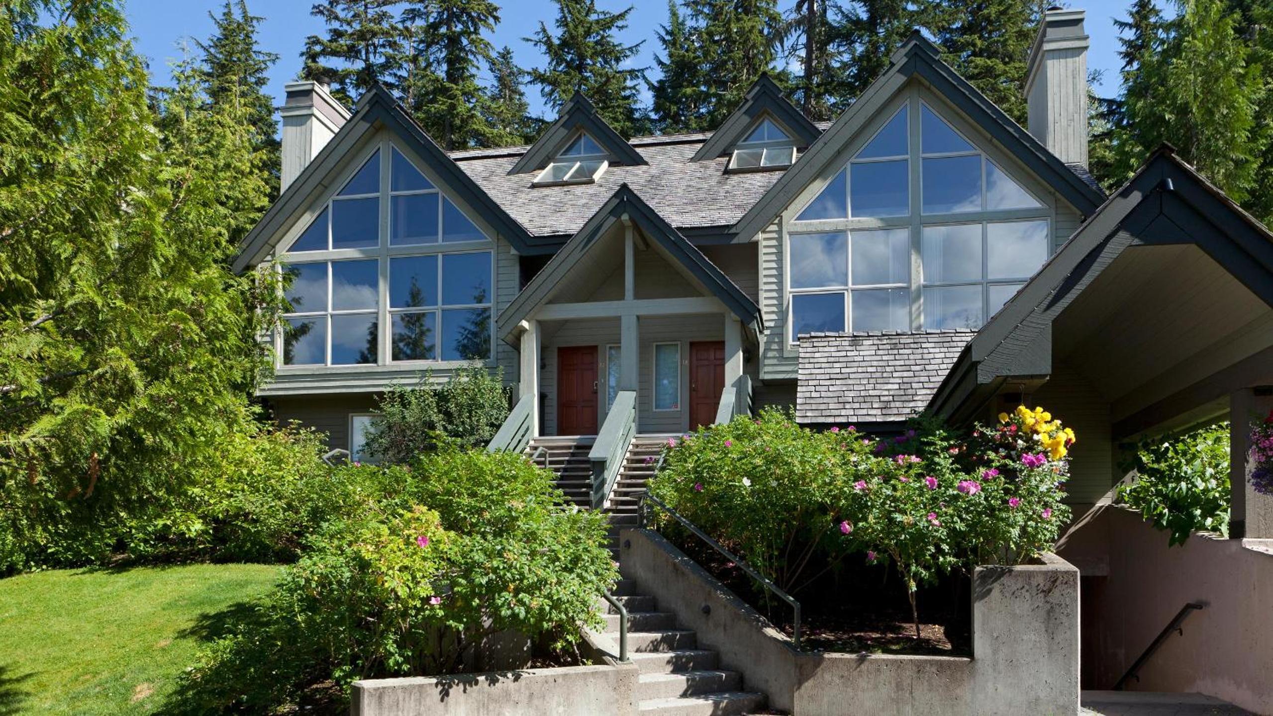 Snowgoose 18 | Ski-In Family Townhome w/ Private Hot Tub, Fireplace, Parking, & Wifi