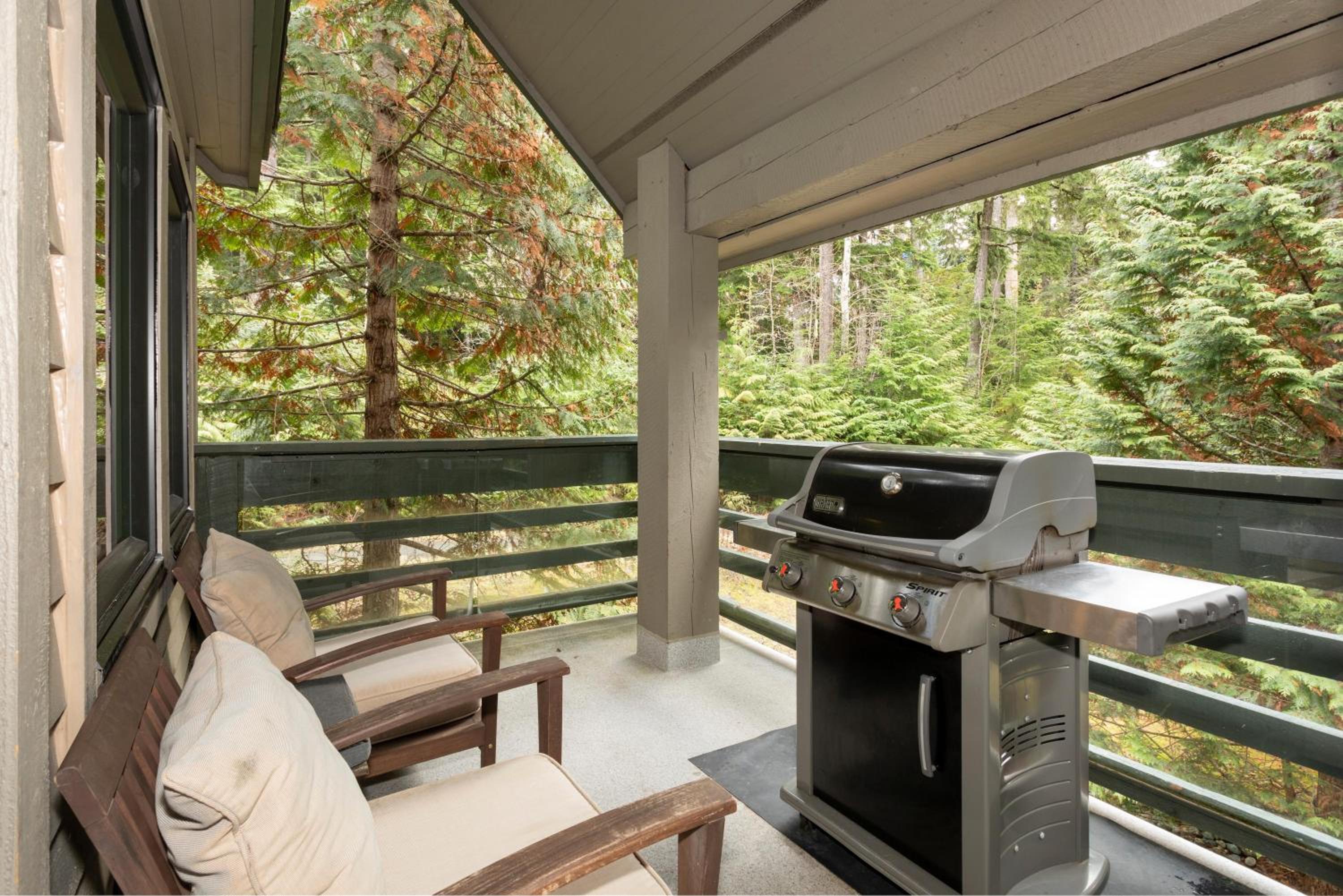 Snowgoose 18 | Ski-In Family Townhome w/ Private Hot Tub, Fireplace, Parking, & Wifi