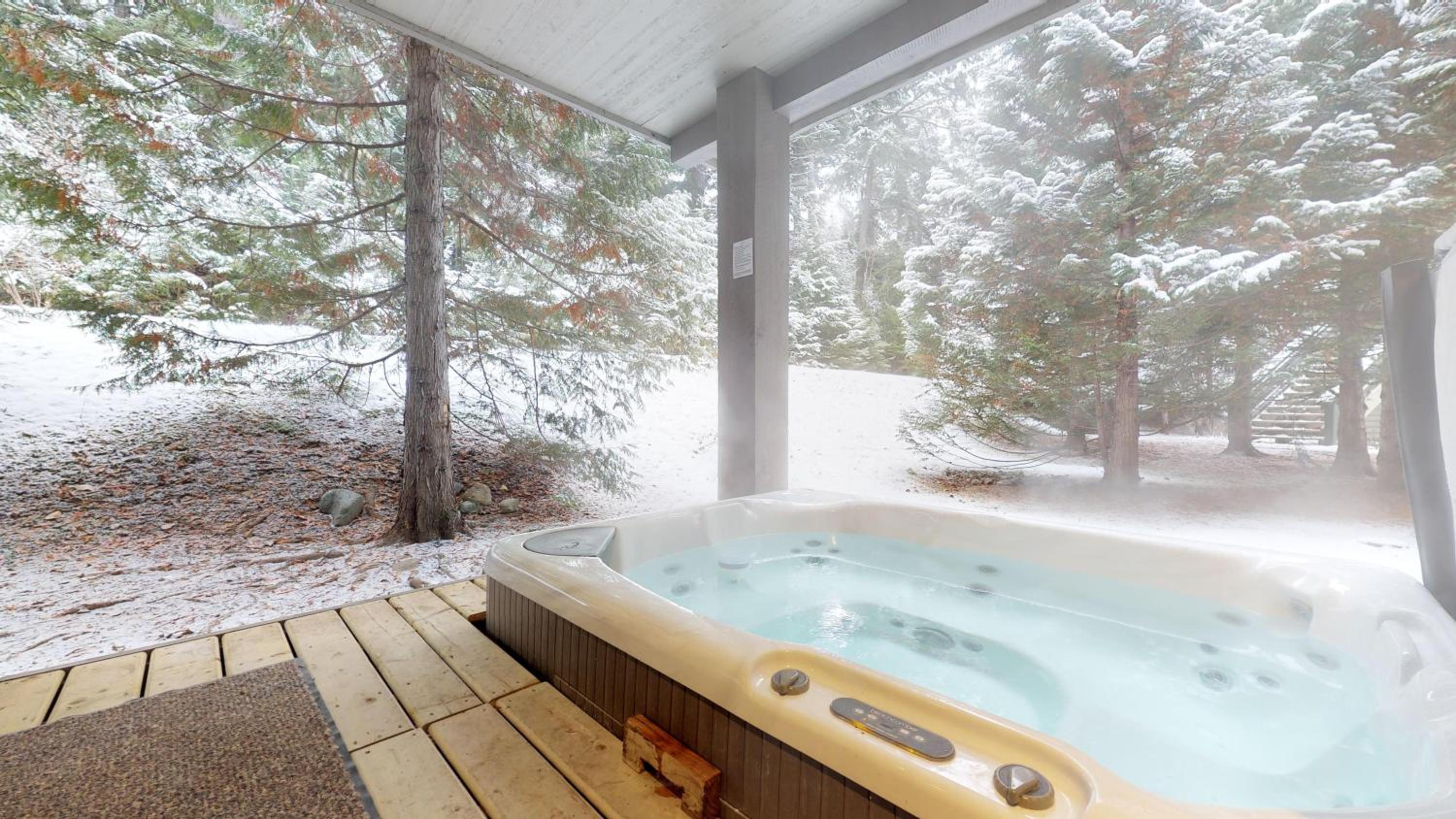 Snowgoose 18 | Ski-In Family Townhome w/ Private Hot Tub, Fireplace, Parking, & Wifi