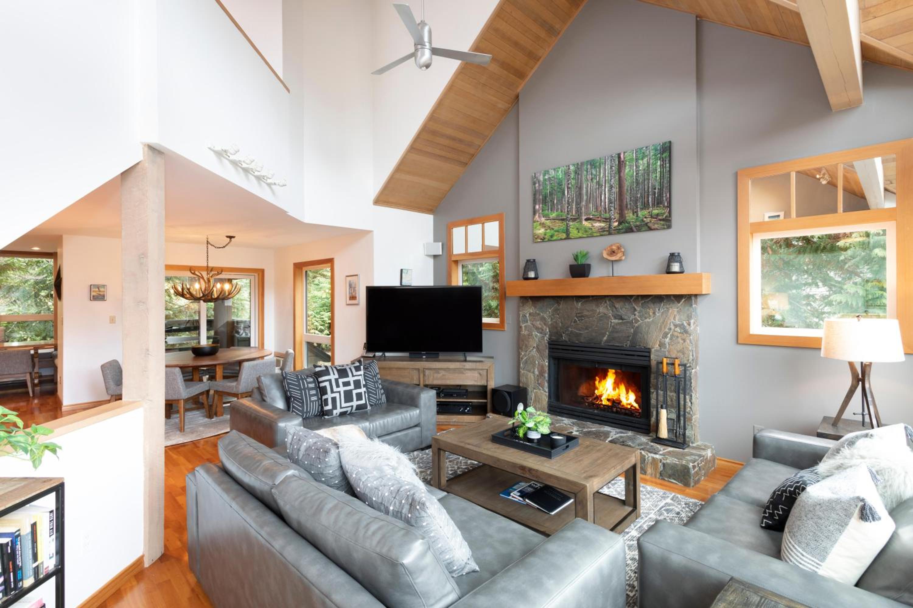 Snowgoose 18 | Ski-In Family Townhome w/ Private Hot Tub, Fireplace, Parking, & Wifi