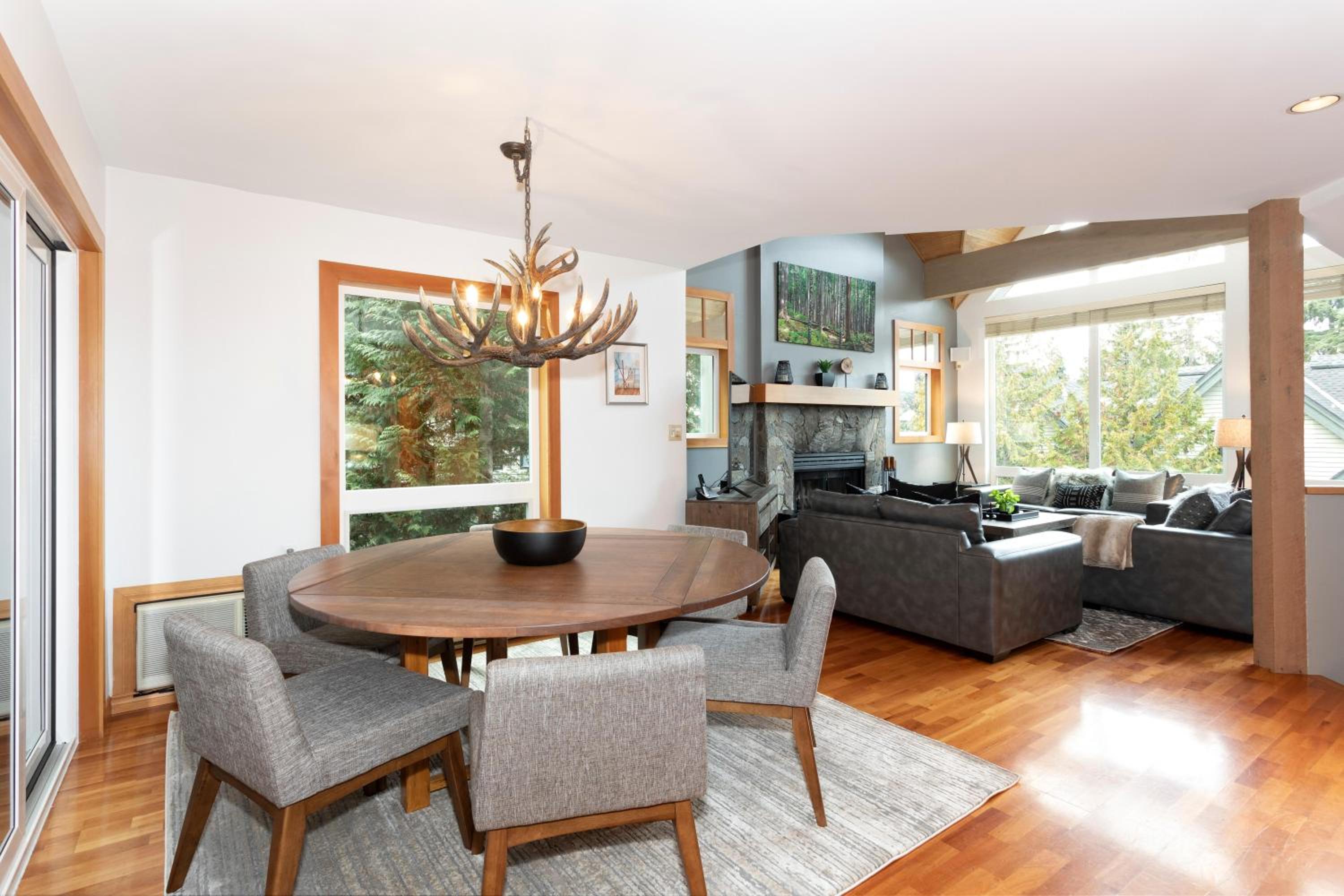 Snowgoose 18 | Ski-In Family Townhome w/ Private Hot Tub, Fireplace, Parking, & Wifi