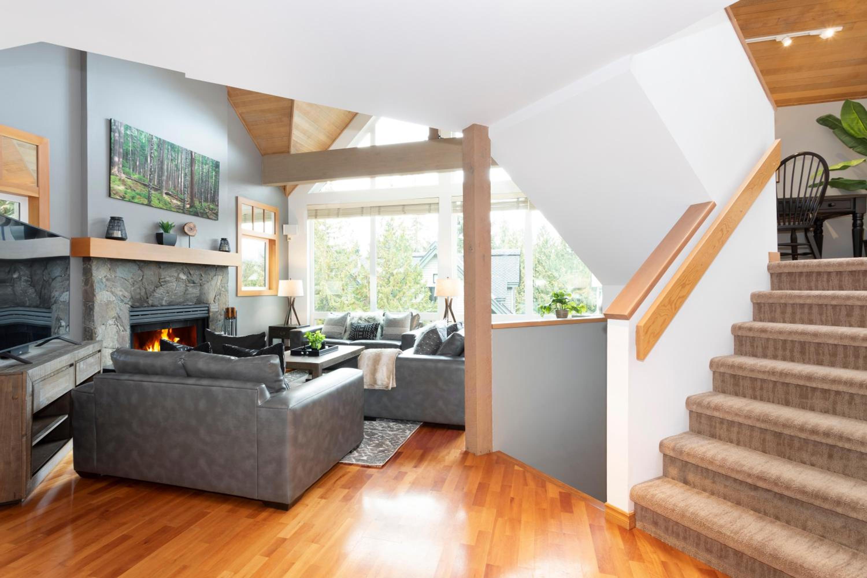 Snowgoose 18 | Ski-In Family Townhome w/ Private Hot Tub, Fireplace, Parking, & Wifi