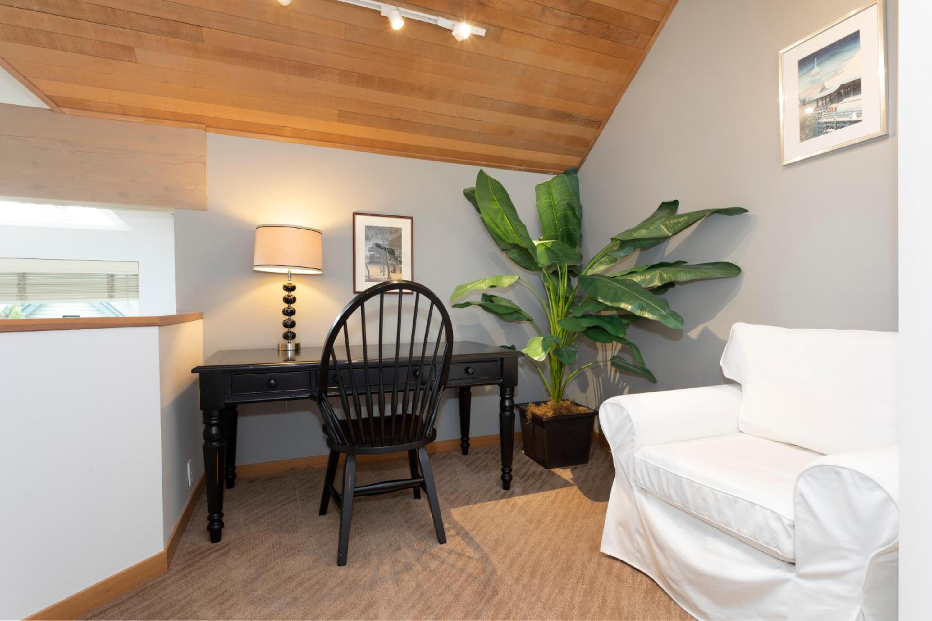 Snowgoose 18 | Ski-In Family Townhome w/ Private Hot Tub, Fireplace, Parking, & Wifi