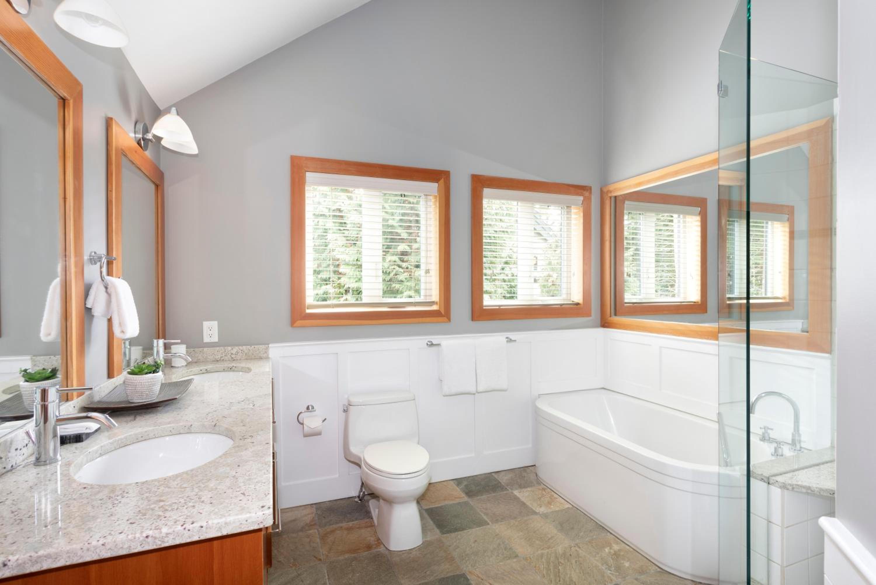 Snowgoose 18 | Ski-In Family Townhome w/ Private Hot Tub, Fireplace, Parking, & Wifi
