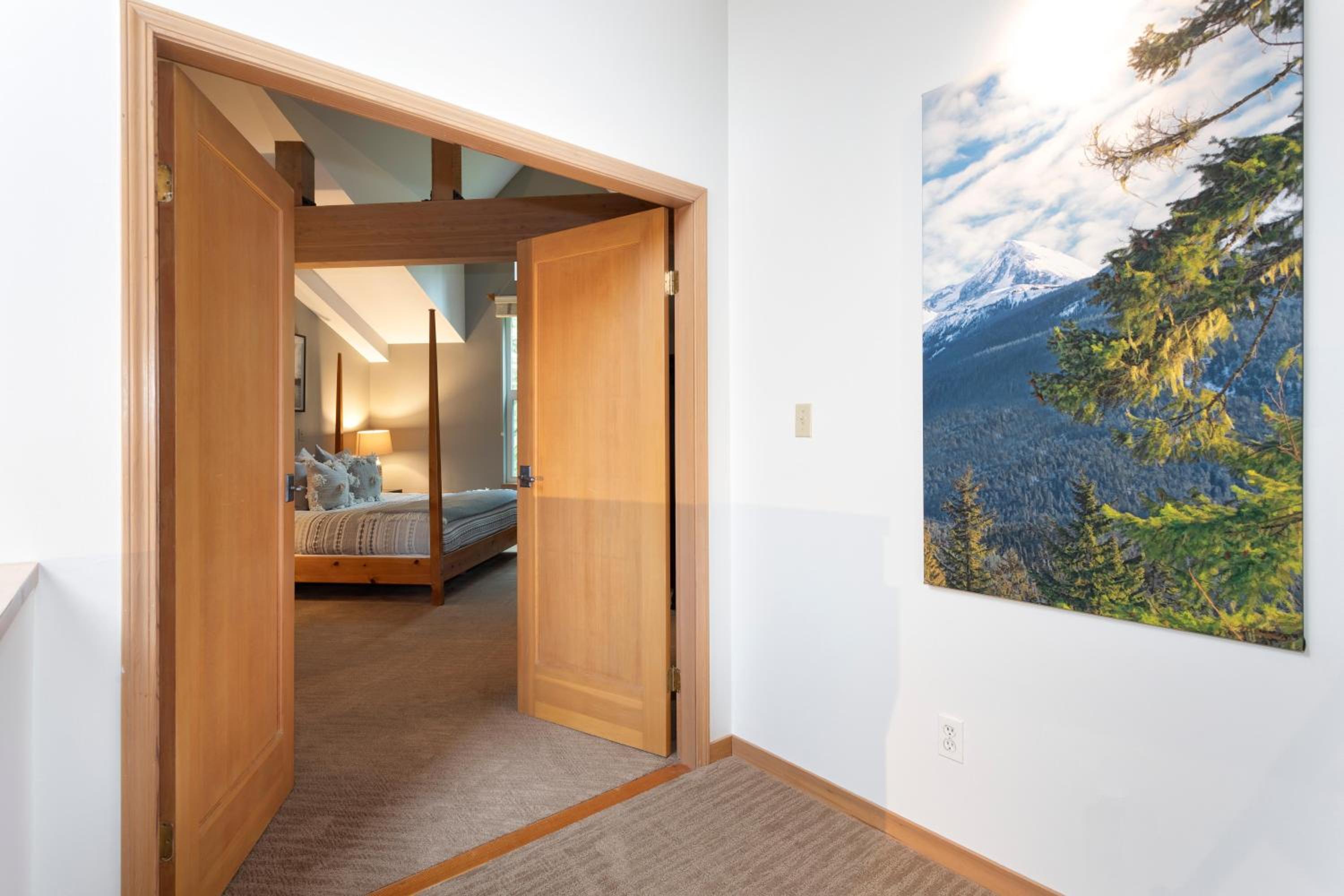 Snowgoose 18 | Ski-In Family Townhome w/ Private Hot Tub, Fireplace, Parking, & Wifi