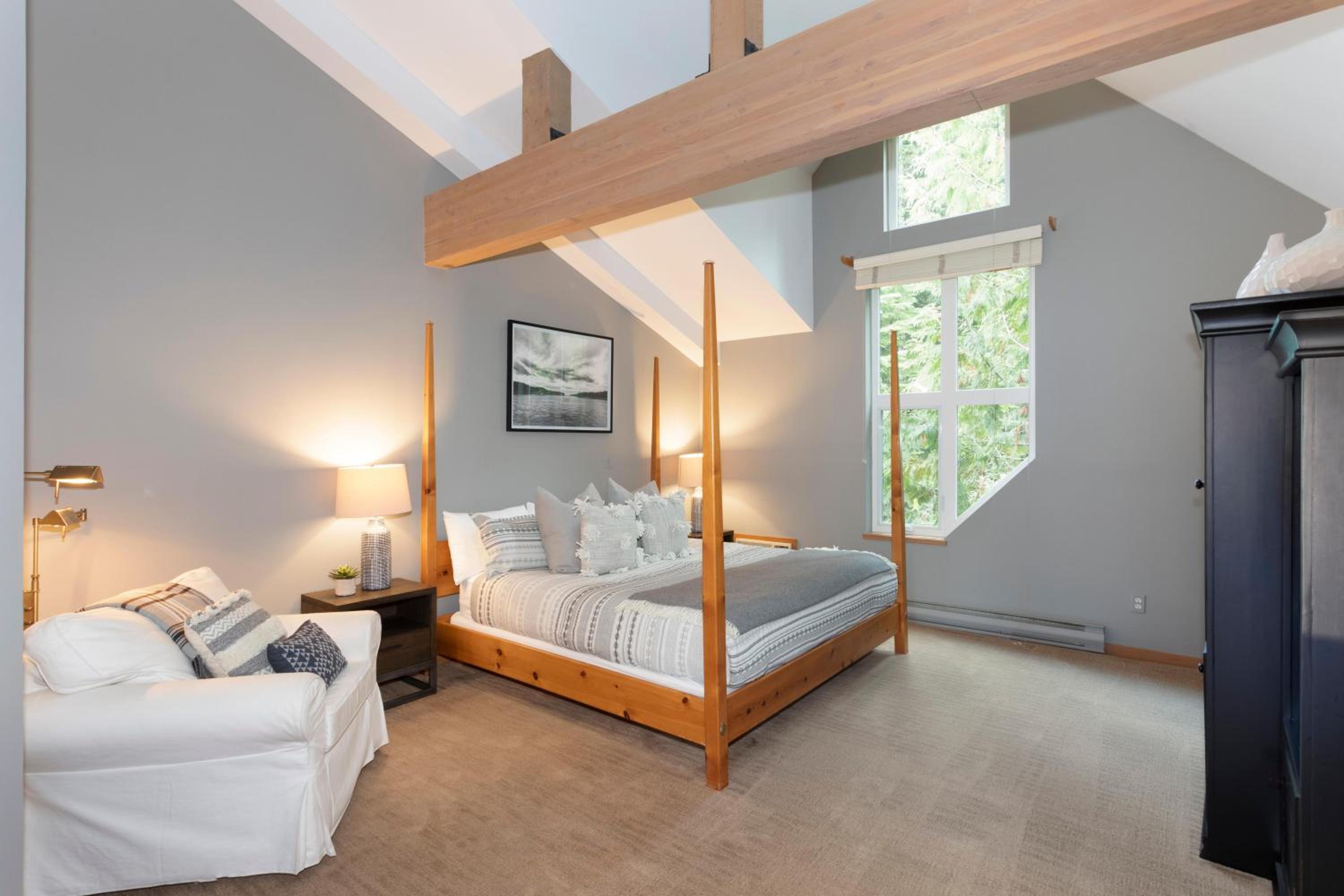 Snowgoose 18 | Ski-In Family Townhome w/ Private Hot Tub, Fireplace, Parking, & Wifi