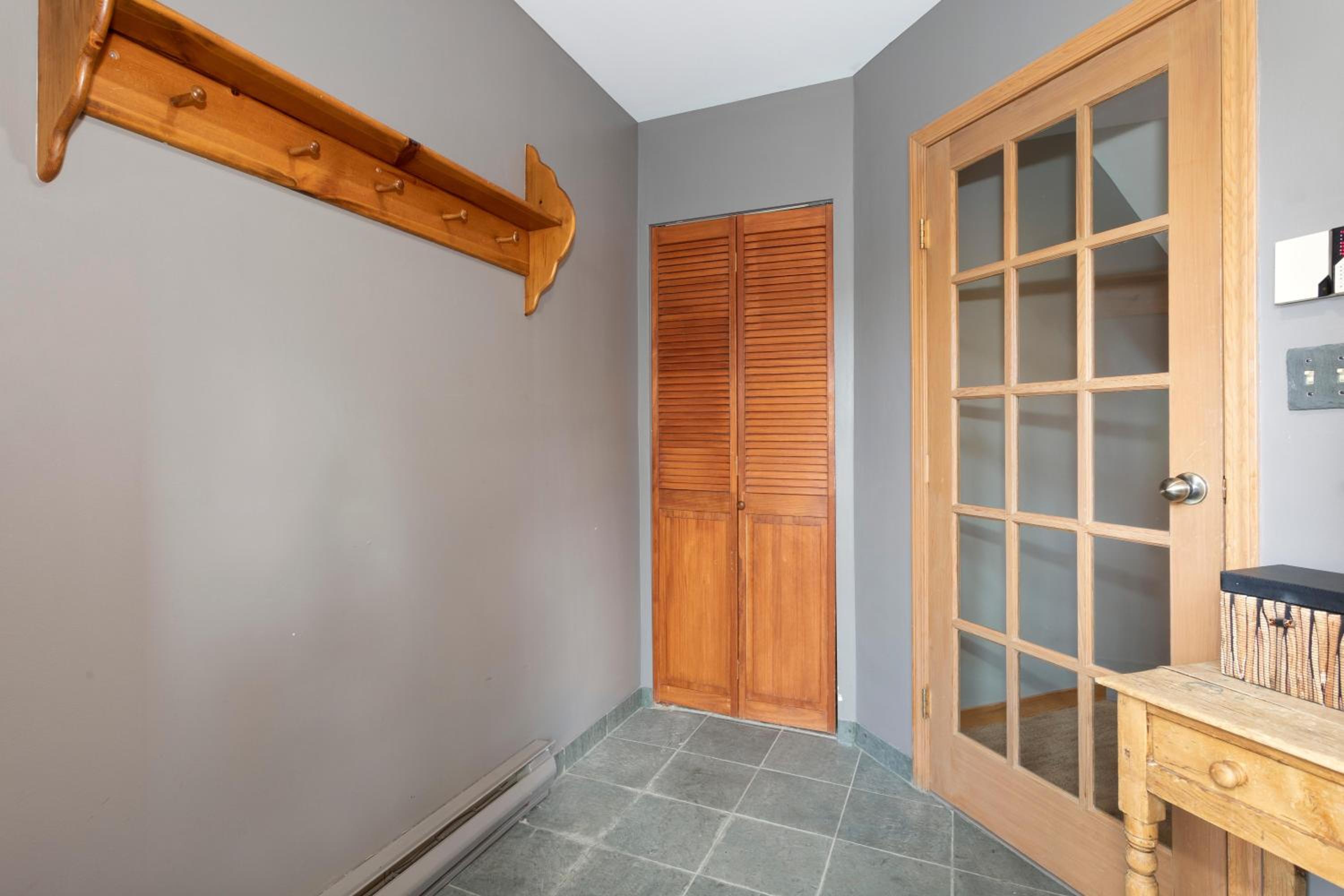 Snowgoose 18 | Ski-In Family Townhome w/ Private Hot Tub, Fireplace, Parking, & Wifi
