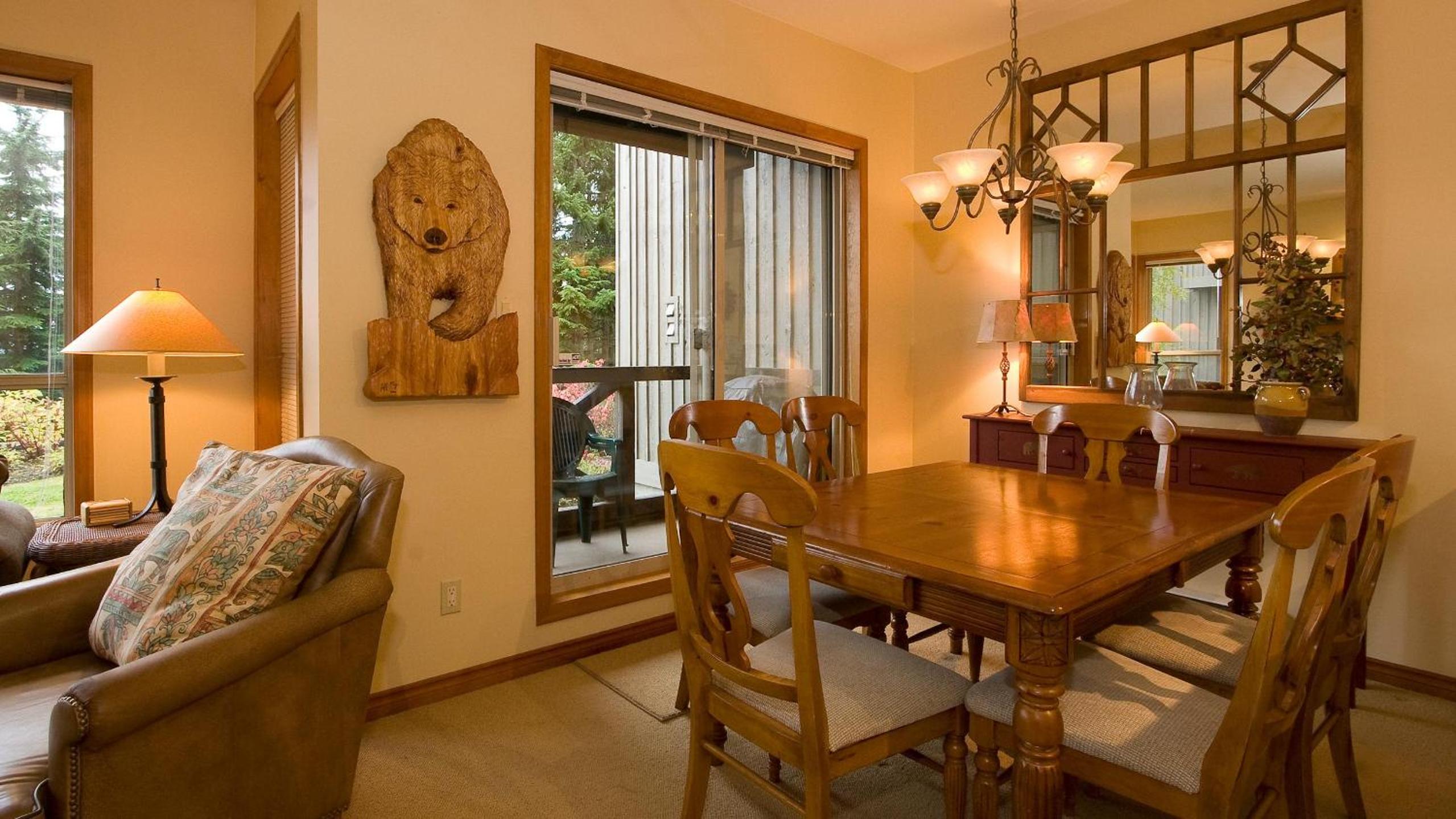 Painted Cliff 28 | Ski-In-Ski-Out Townhouse on Blackcomb w/ Hot Tub, Fireplace, Parking