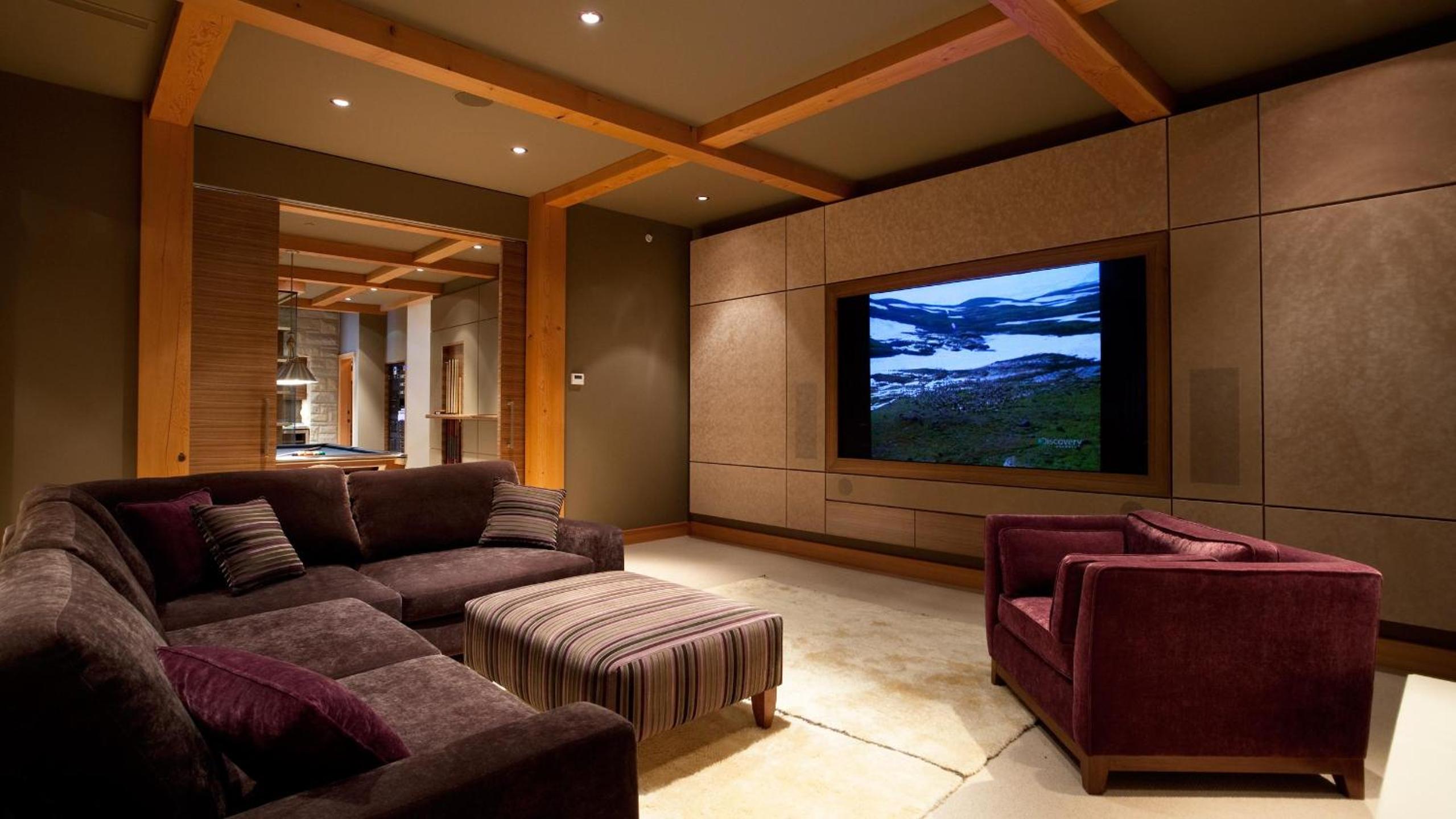 Kadenwood 2951 - Guest Favorite Luxury Ski Chalet with Jacuzzi, Heated Pool & Cinema