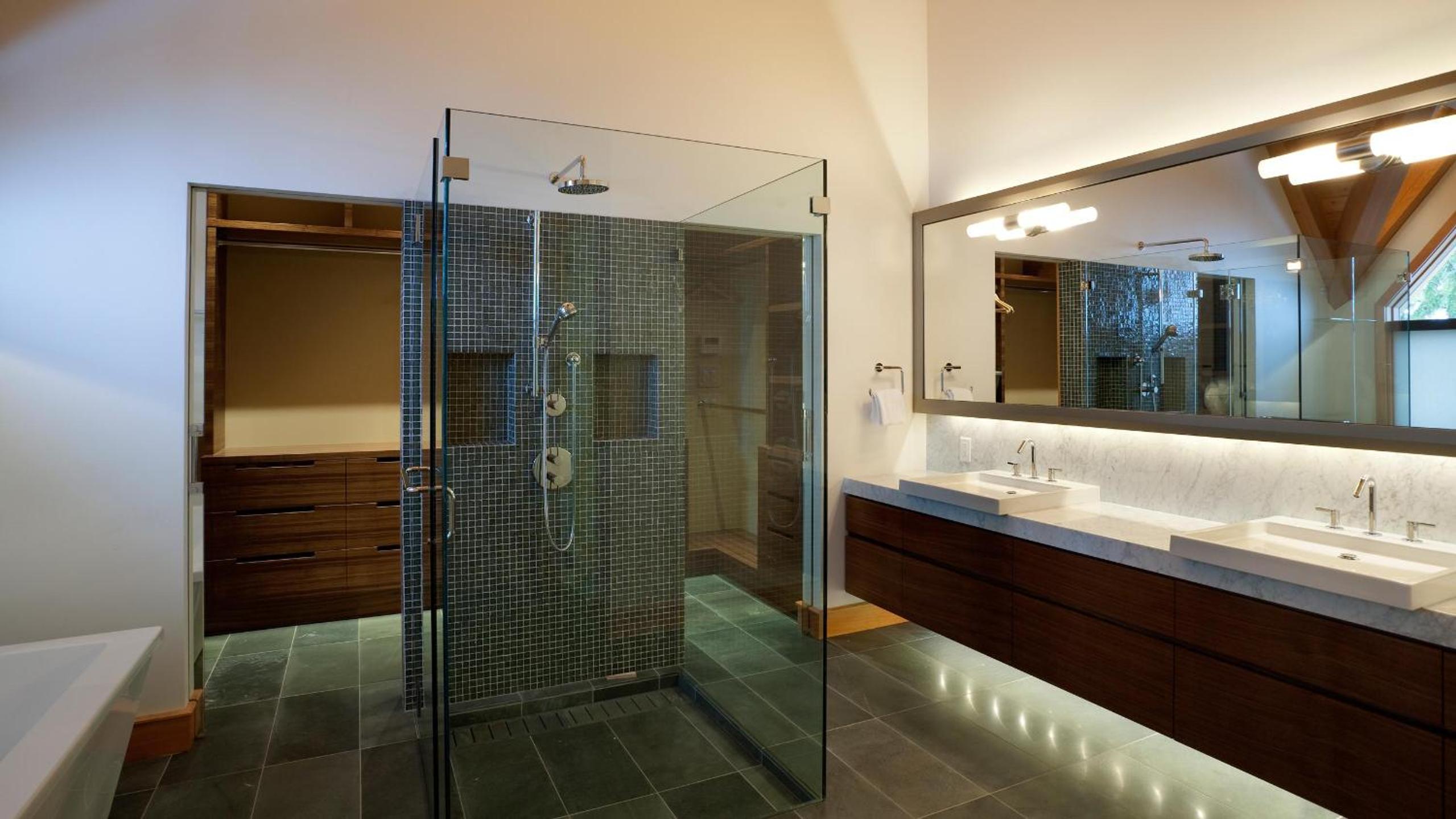 Kadenwood 2951 - Guest Favorite Luxury Ski Chalet with Jacuzzi, Heated Pool & Cinema