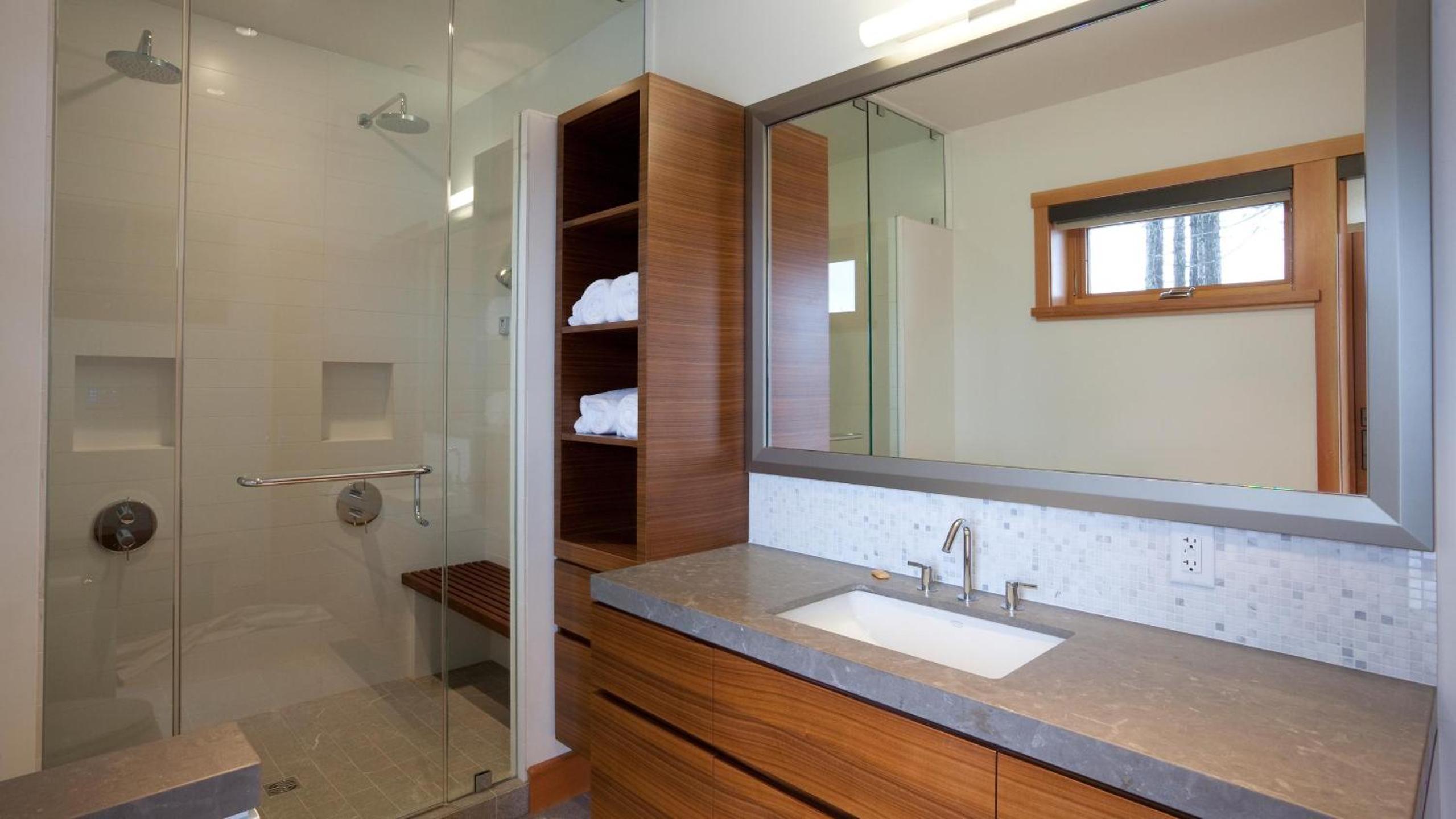 Kadenwood 2951 - Guest Favorite Luxury Ski Chalet with Jacuzzi, Heated Pool & Cinema