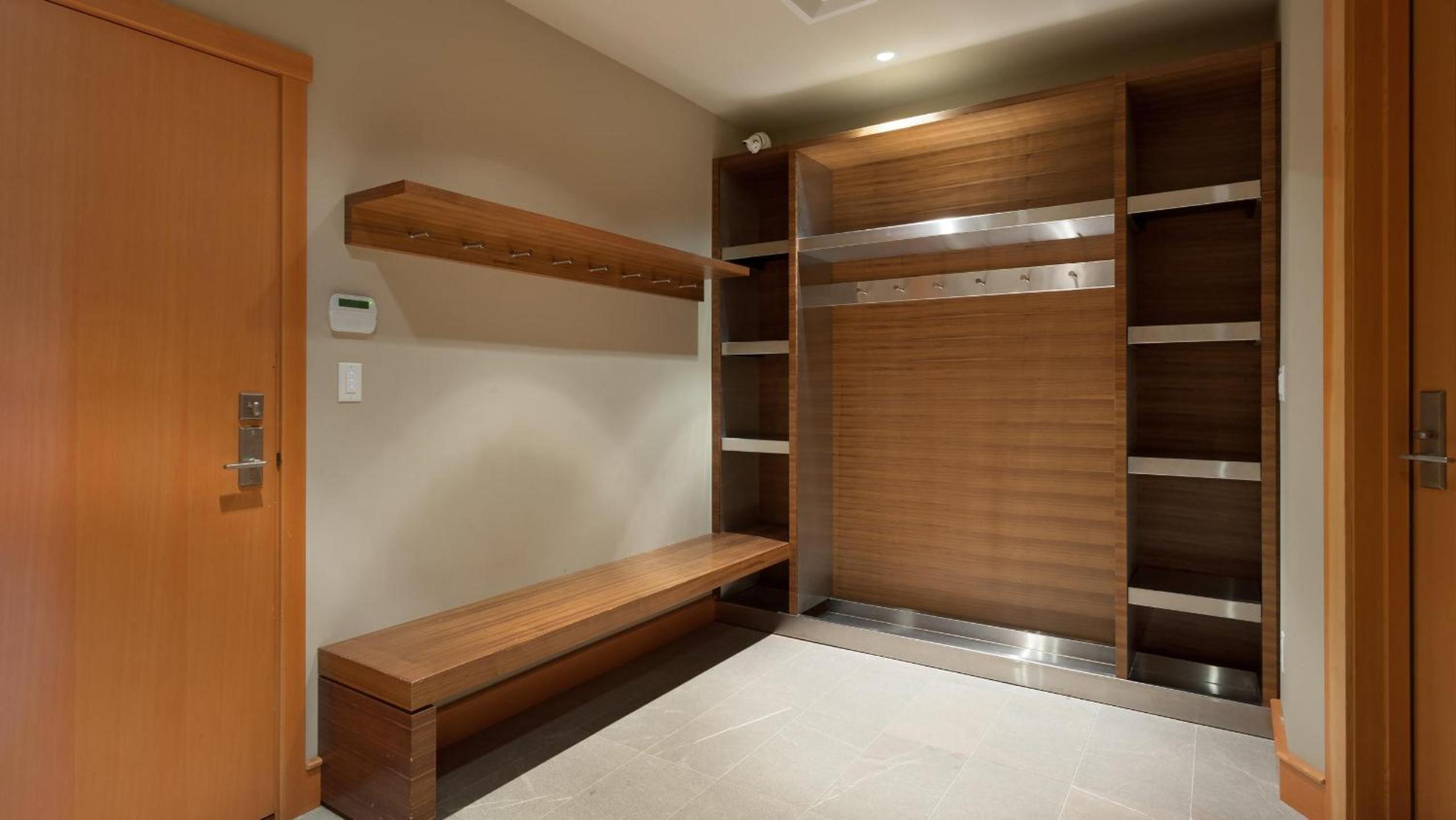 Kadenwood 2951 - Guest Favorite Luxury Ski Chalet with Jacuzzi, Heated Pool & Cinema