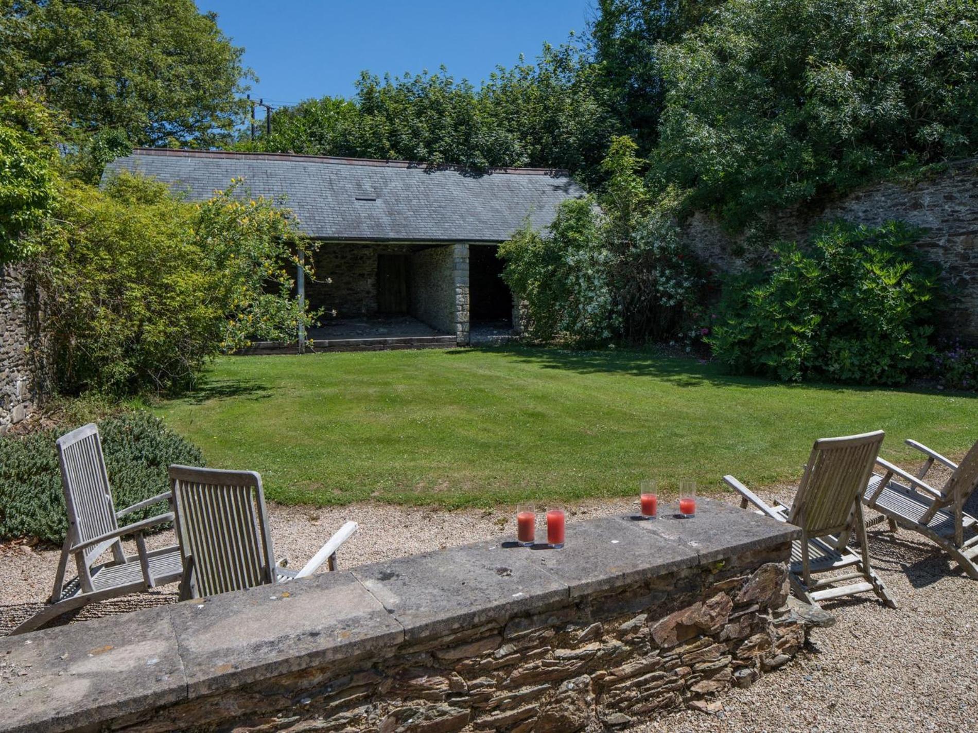 6 Bed in Truro oc-tretm view 3