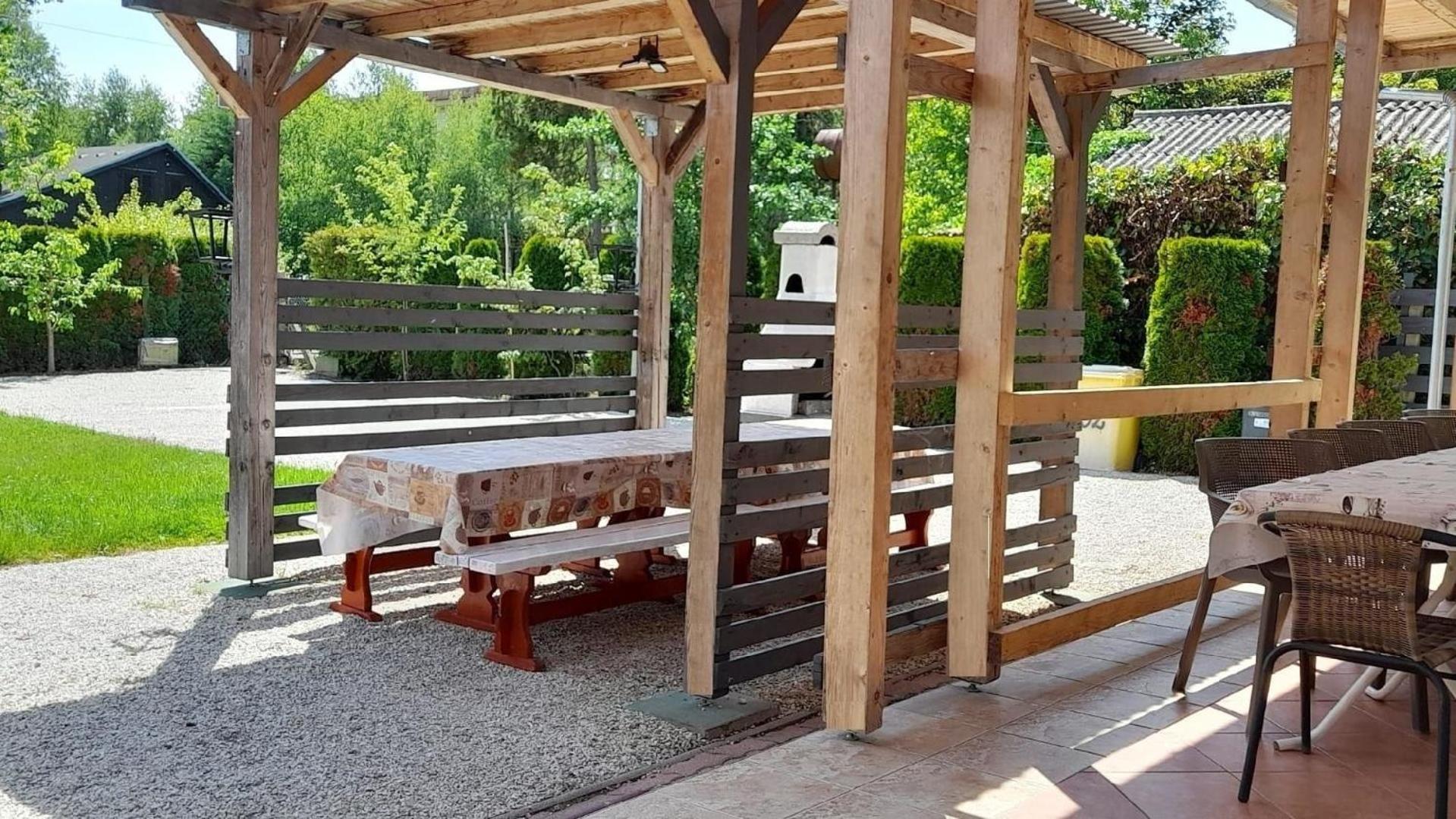 Ferienhaus mit Pool, Wlan, Parkplätze direkt am See am Balaton Ufer view 3