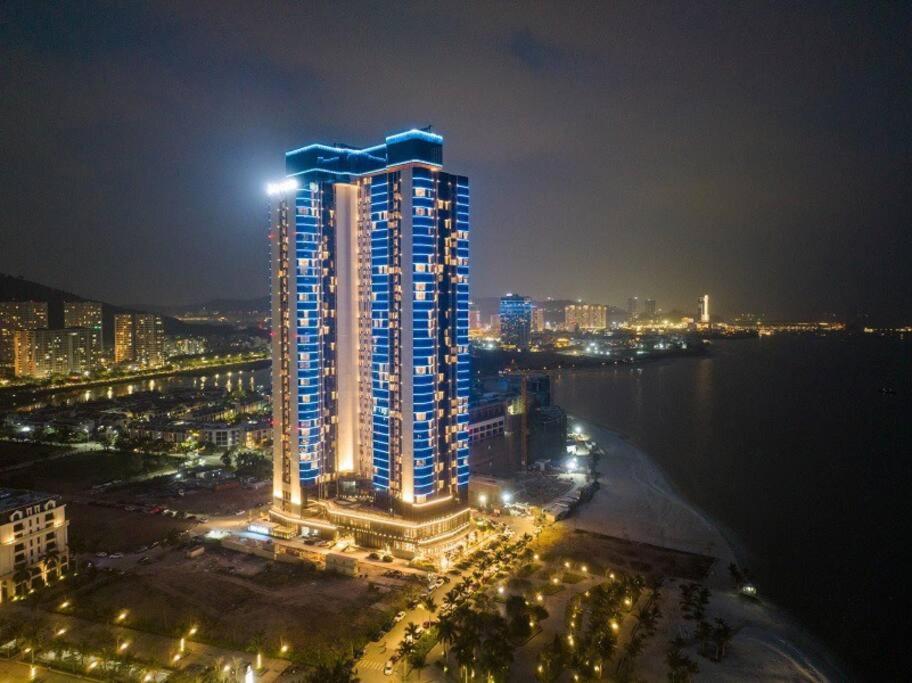 Căn hộ cao cấp hướng biển toàn cảnh - Luxury apartment with panoramic sea view view 4