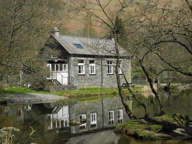 Weirside, Chapel Stile