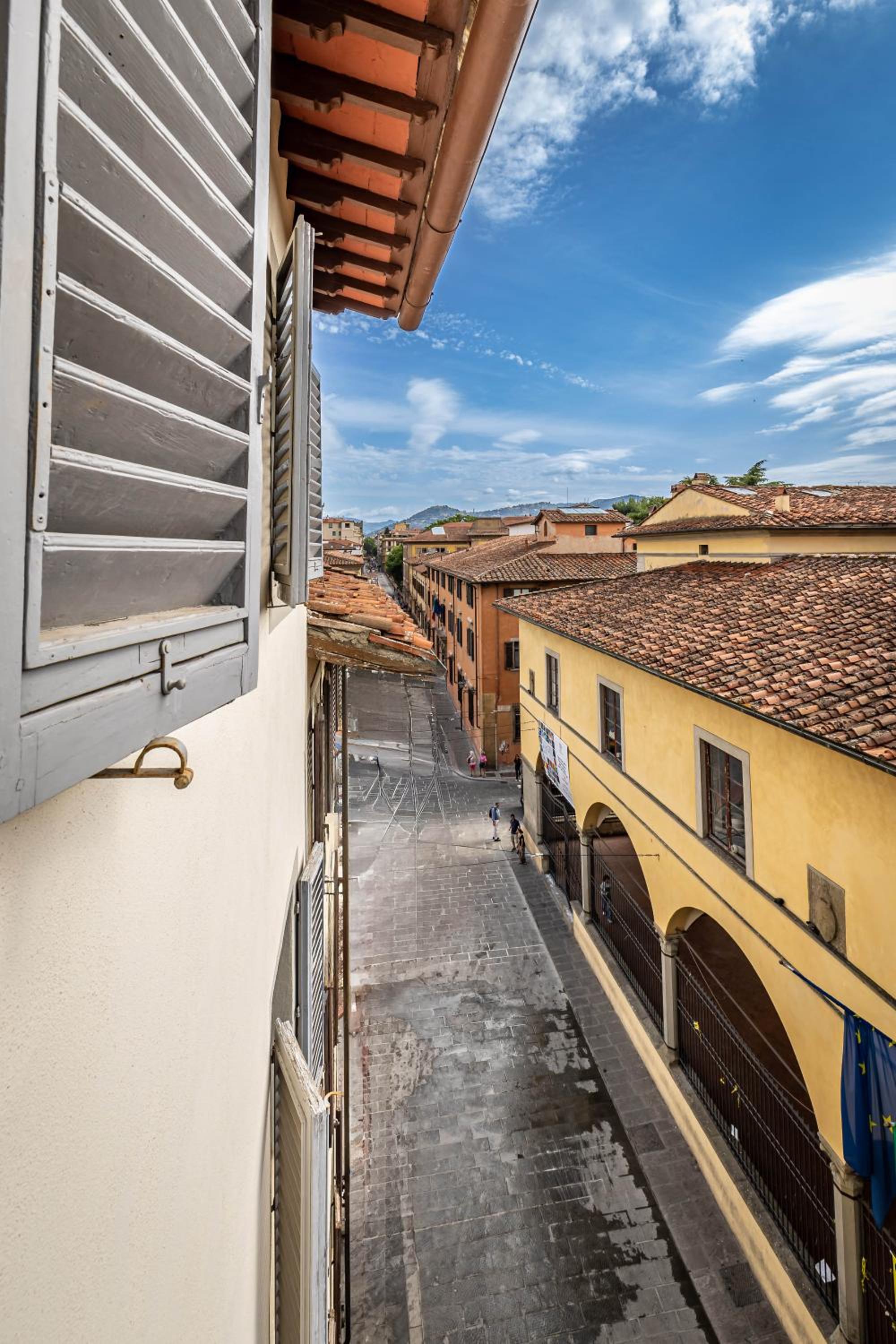 YD stunning terrace on the Accademia