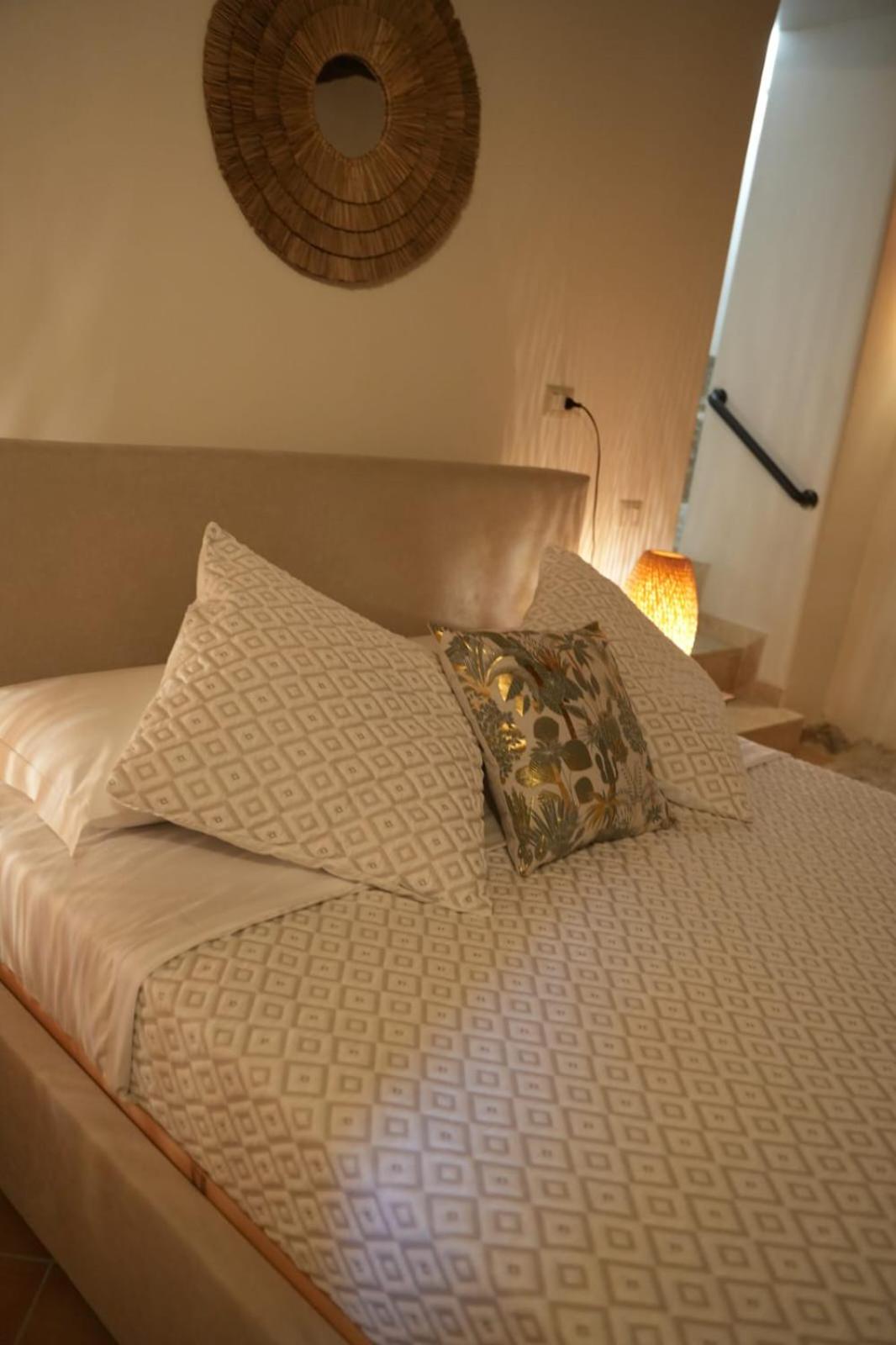 OIKOS Guesthouse & Rooftop