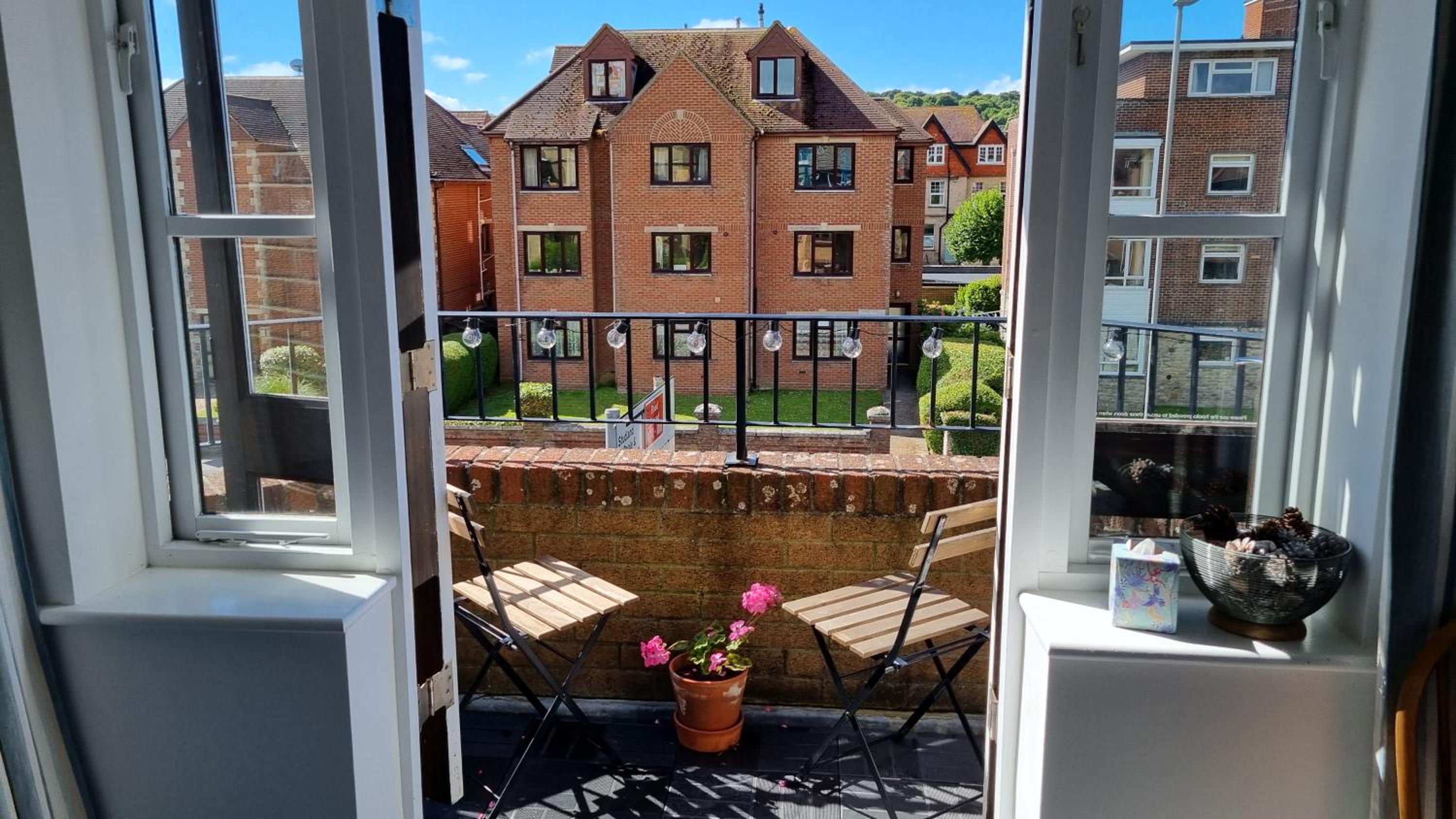 HighTide & Sunnyside apartments Two bedroomed apartments with free parking, balconies with sea views view 2