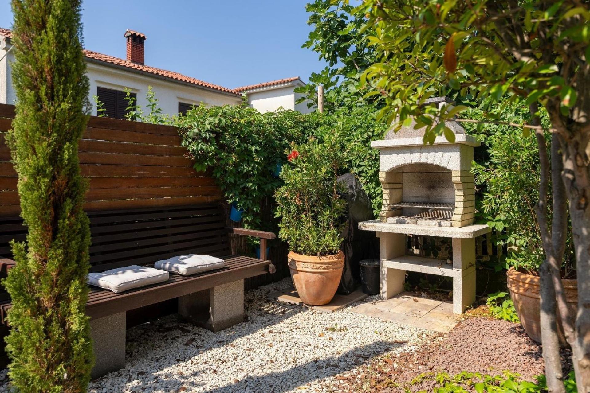 Ferienhaus Carla in Porec mit schönem Garten view 2