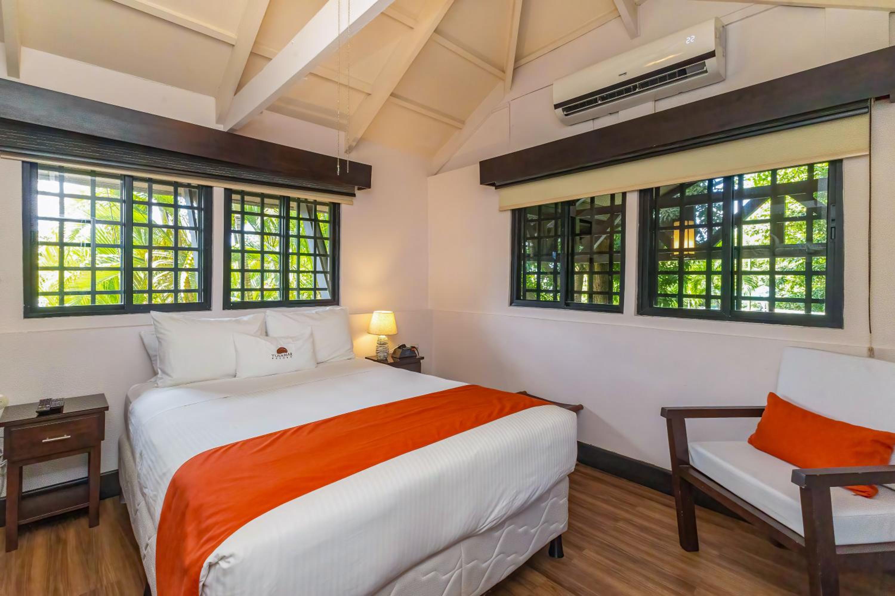 Tulemar Resort