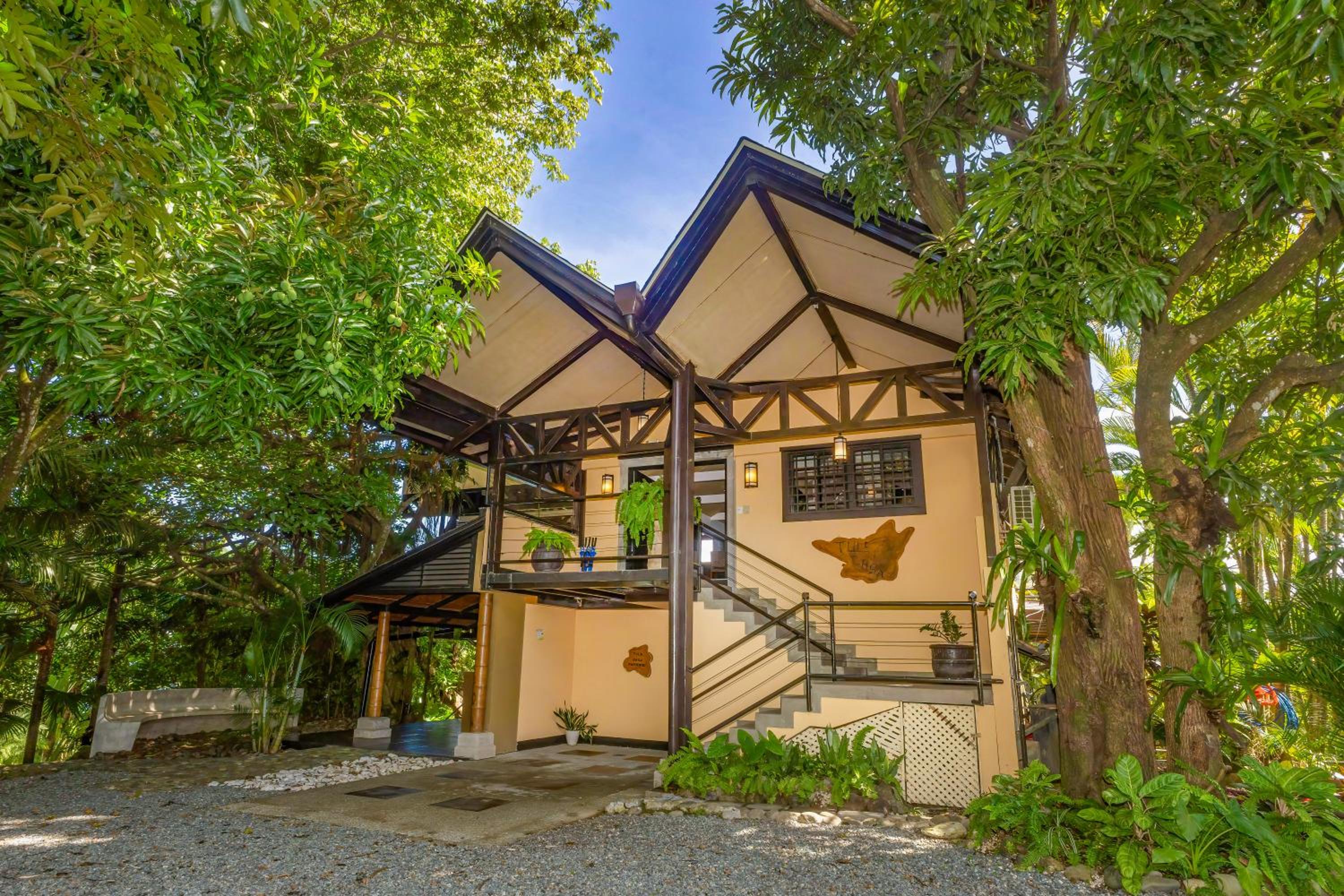 Tulemar Resort