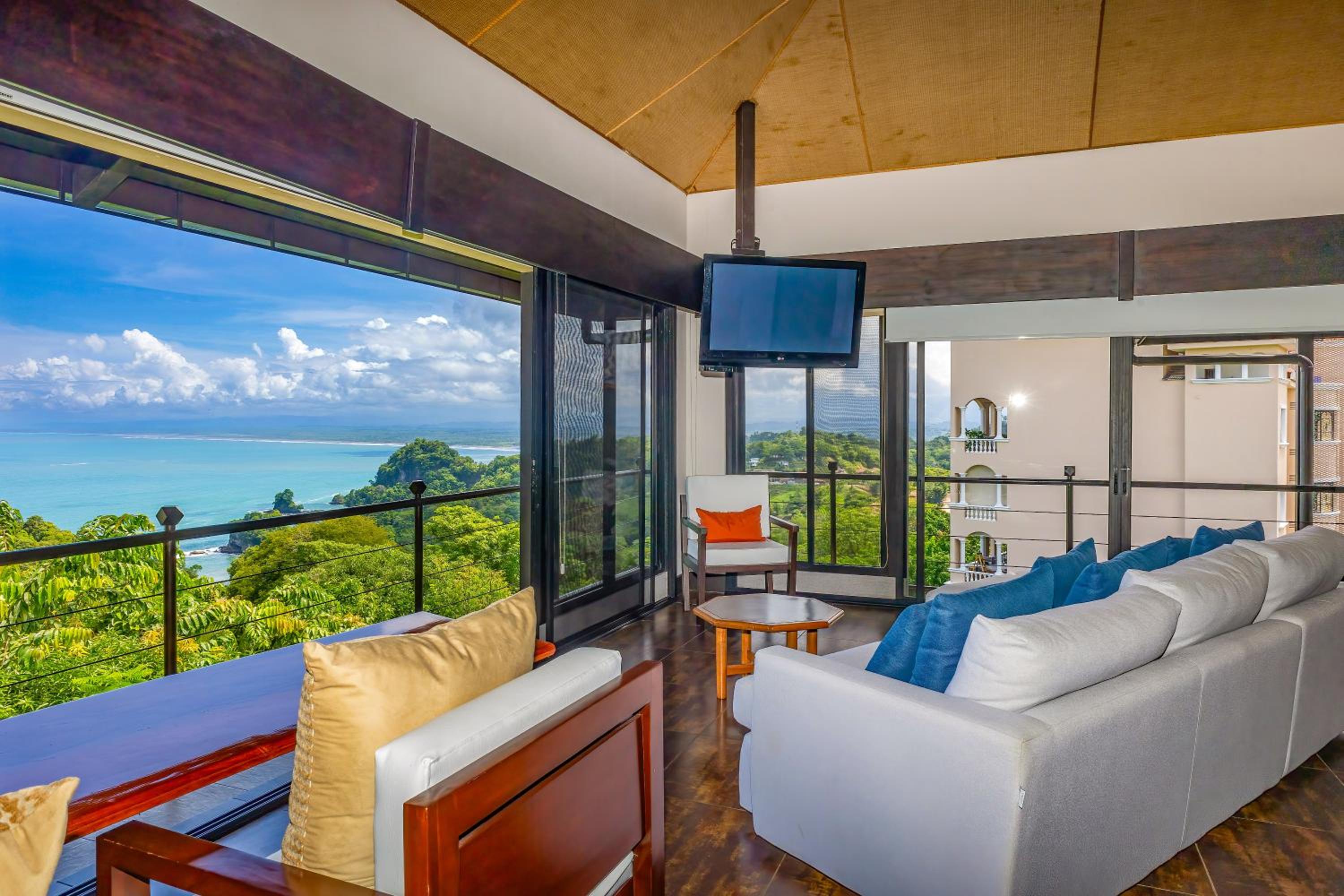 Tulemar Resort