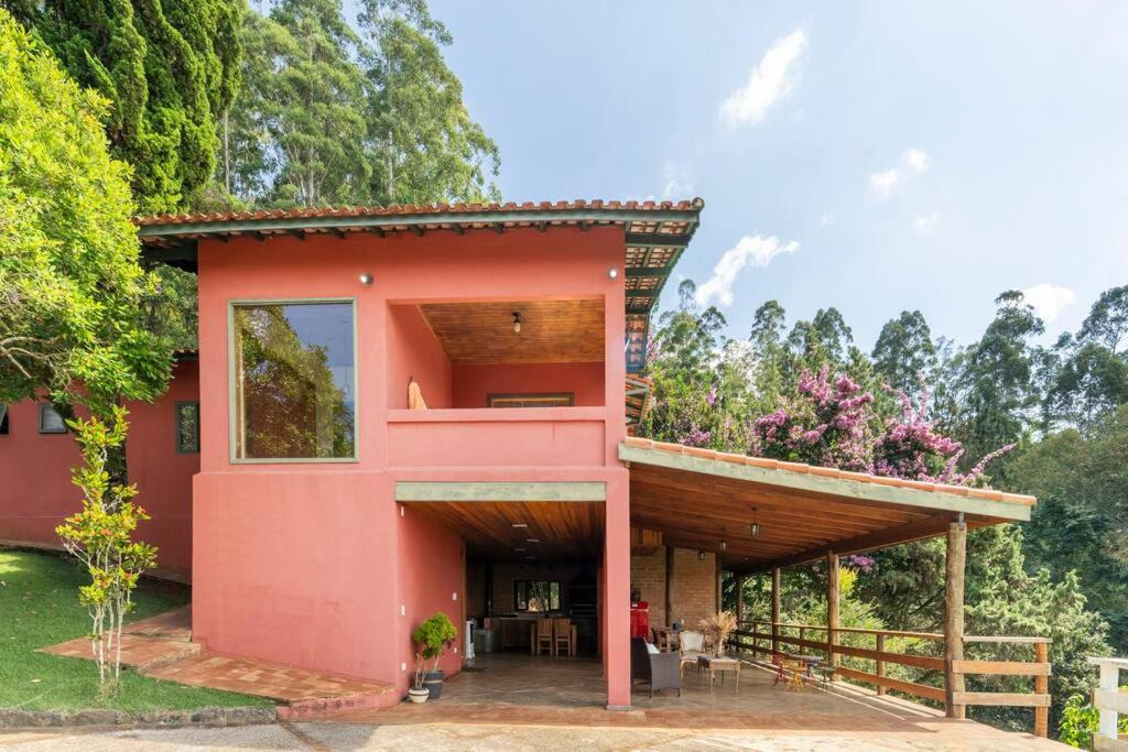 A Casa de Campo mais bem localizada de Gonçalves!