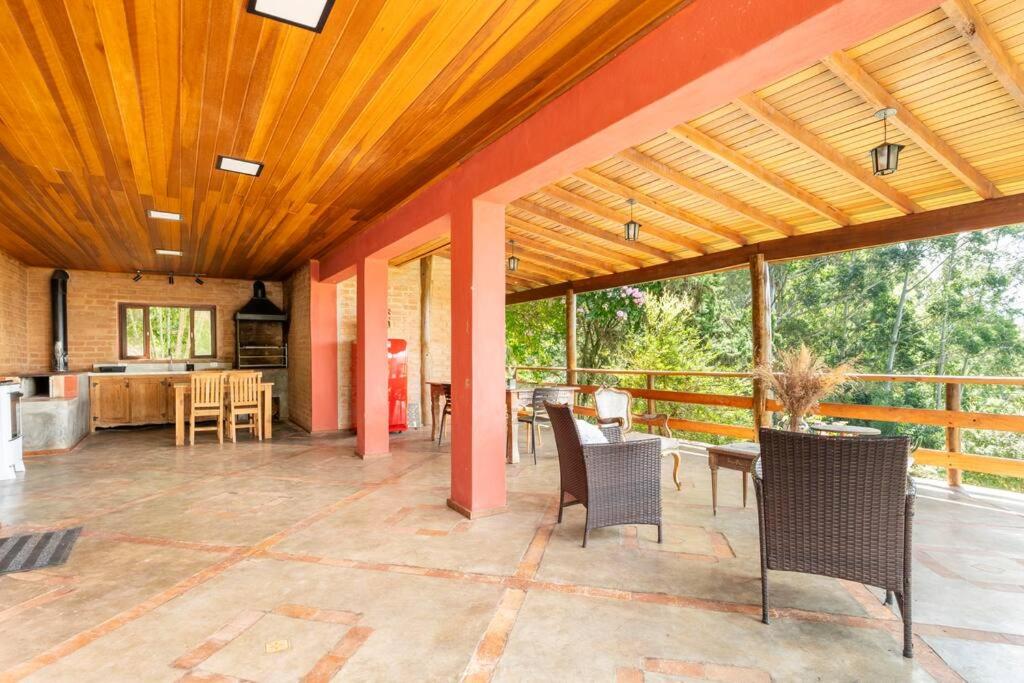 A Casa de Campo mais bem localizada de Gonçalves!