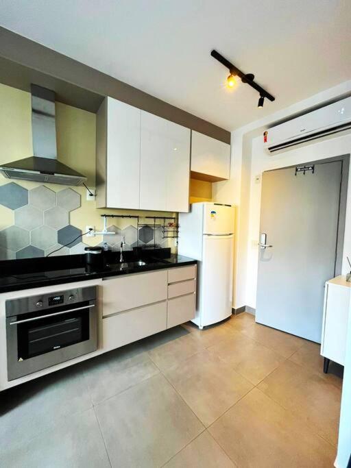 Loft Luxo Moderno com varanda - Rua Capote Valente 80, Jardins