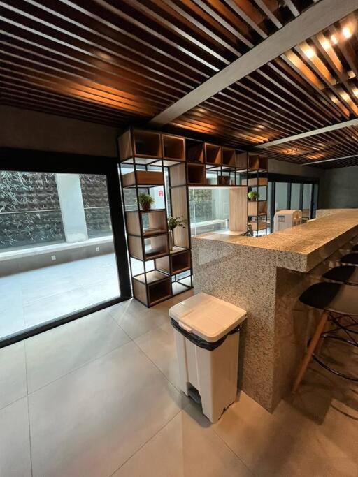 Loft Luxo Moderno com varanda - Rua Capote Valente 80, Jardins