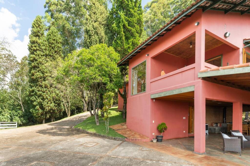 A Casa de Campo mais bem localizada de Gonçalves!