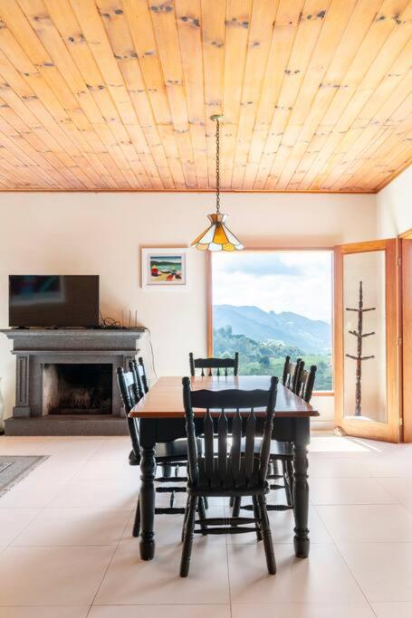 A Casa de Campo mais bem localizada de Gonçalves!