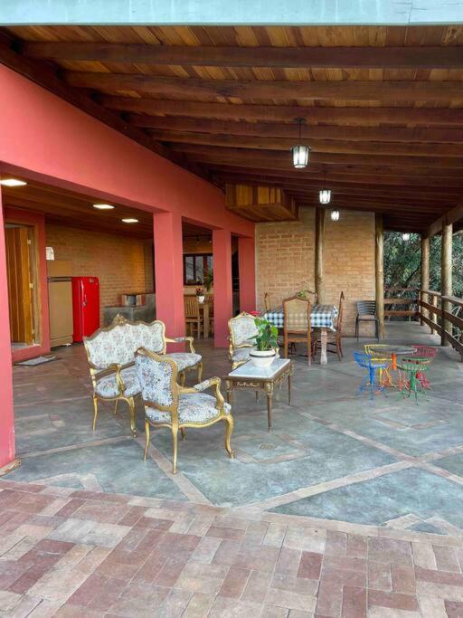 A Casa de Campo mais bem localizada de Gonçalves!
