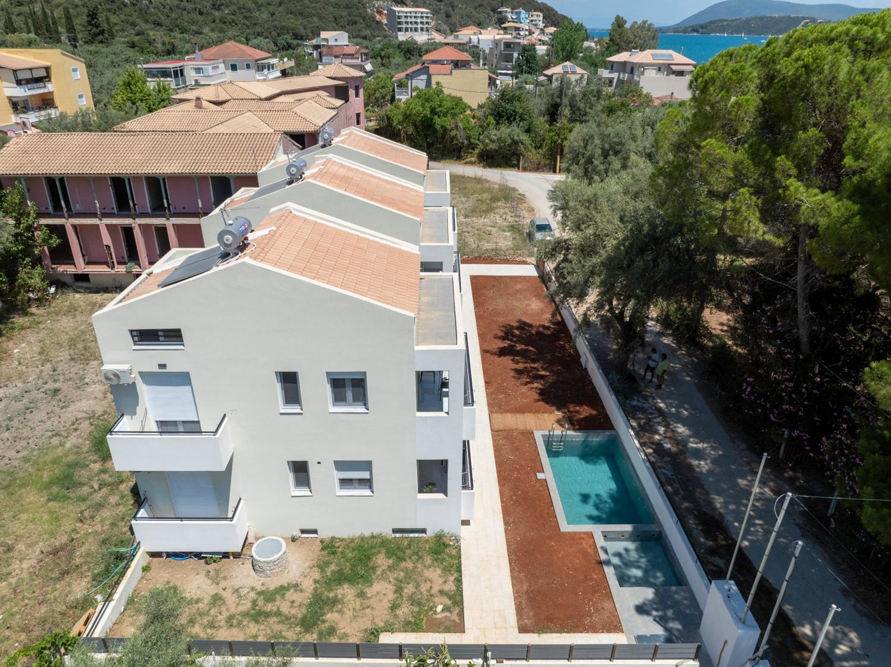 Miralis Apartments