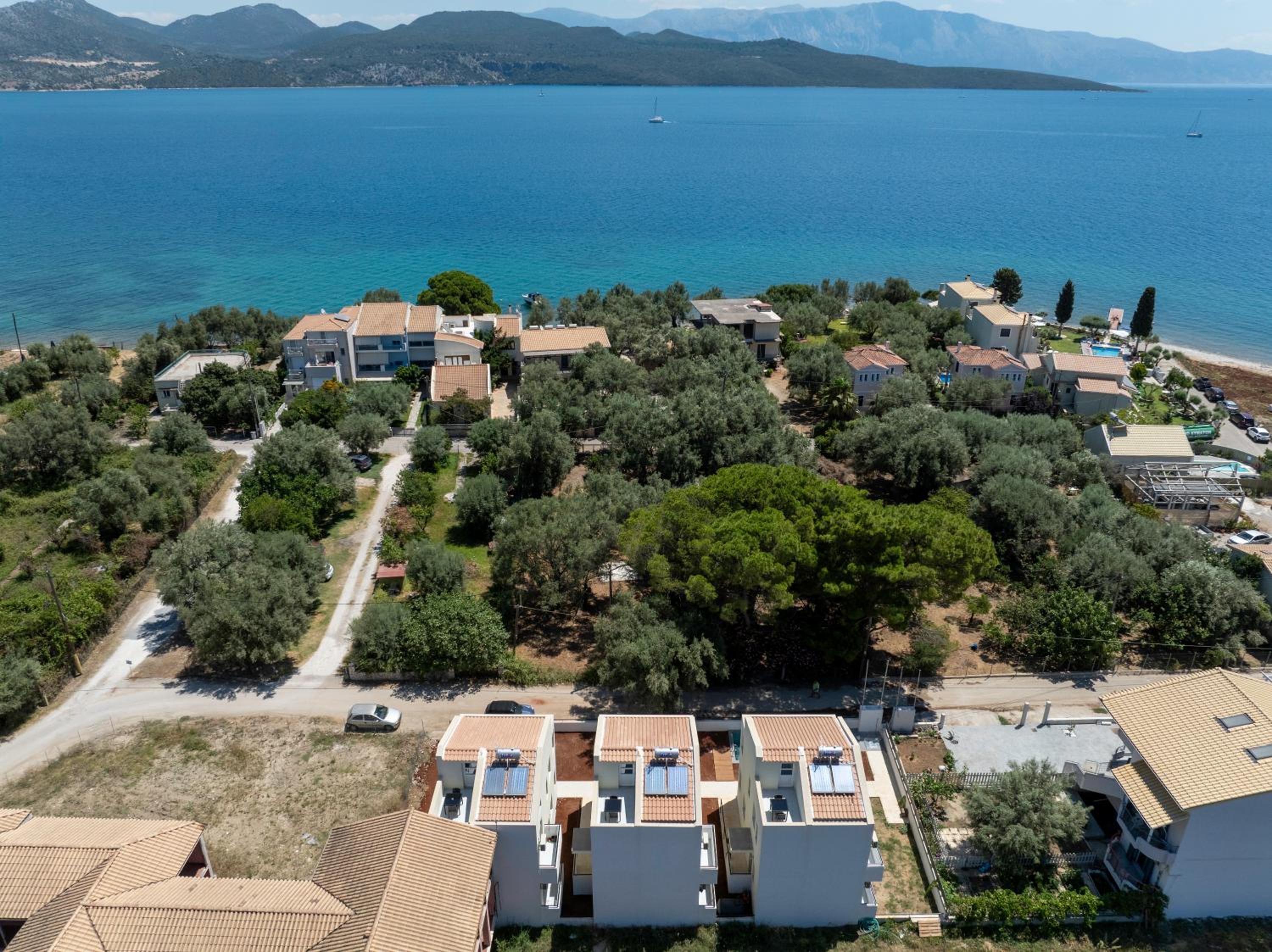 Miralis Apartments