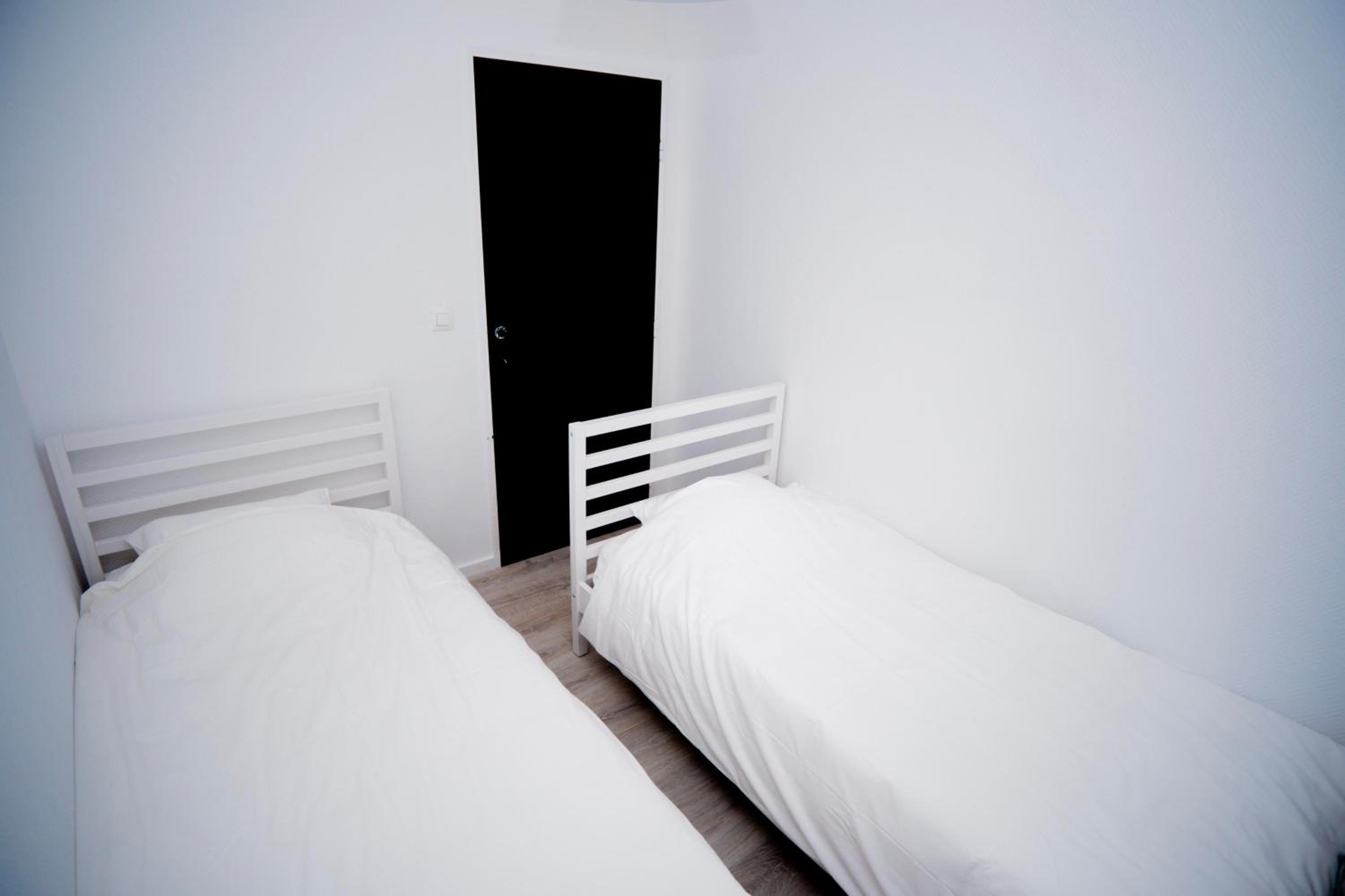 Capstay Sweet home