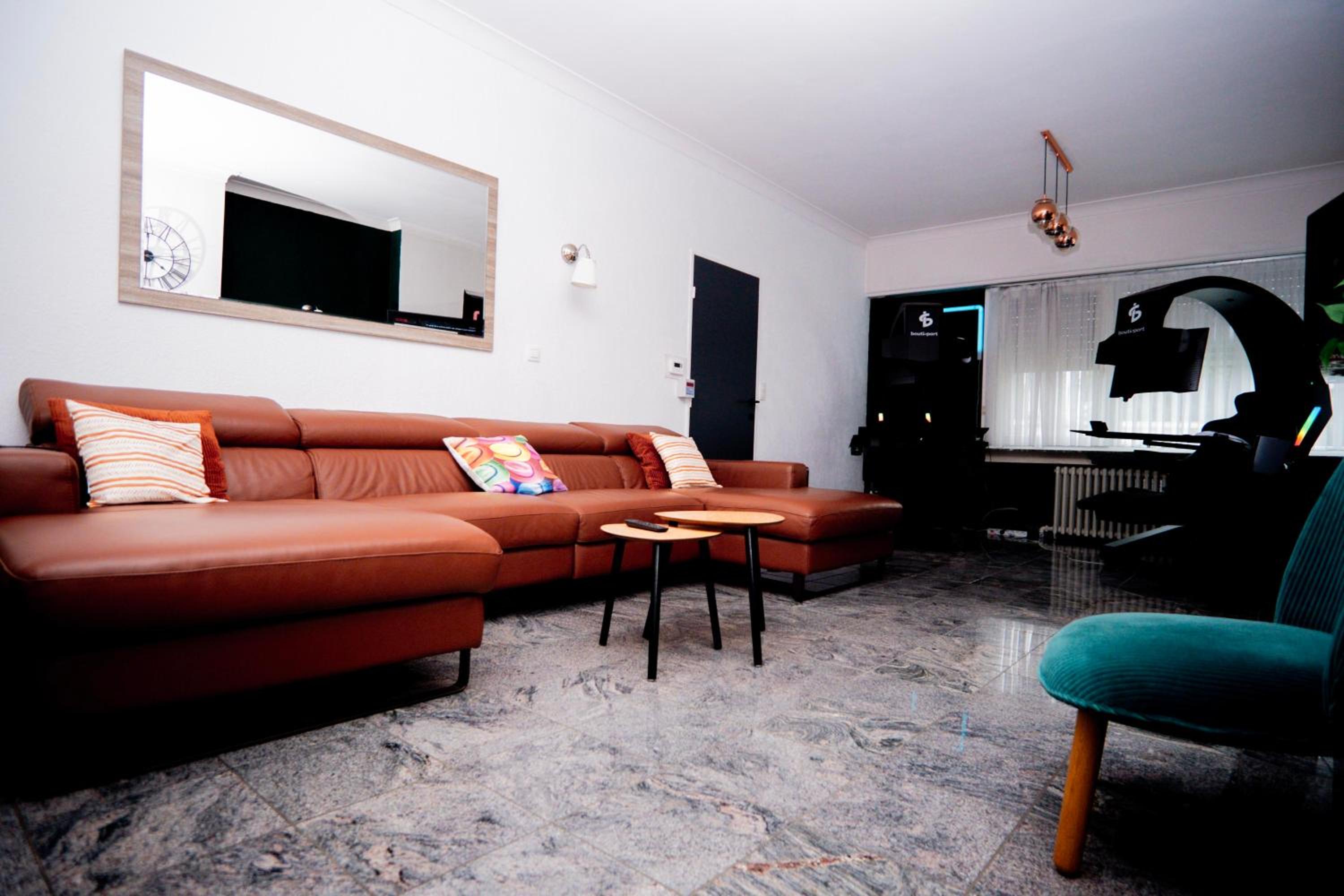 Capstay Sweet home