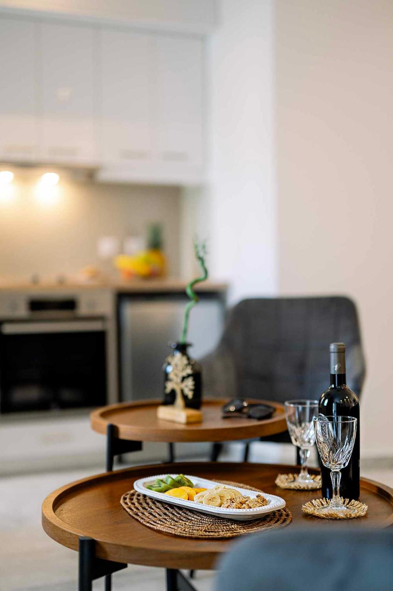 Icarus & Hermes Luxury Apartments view 3